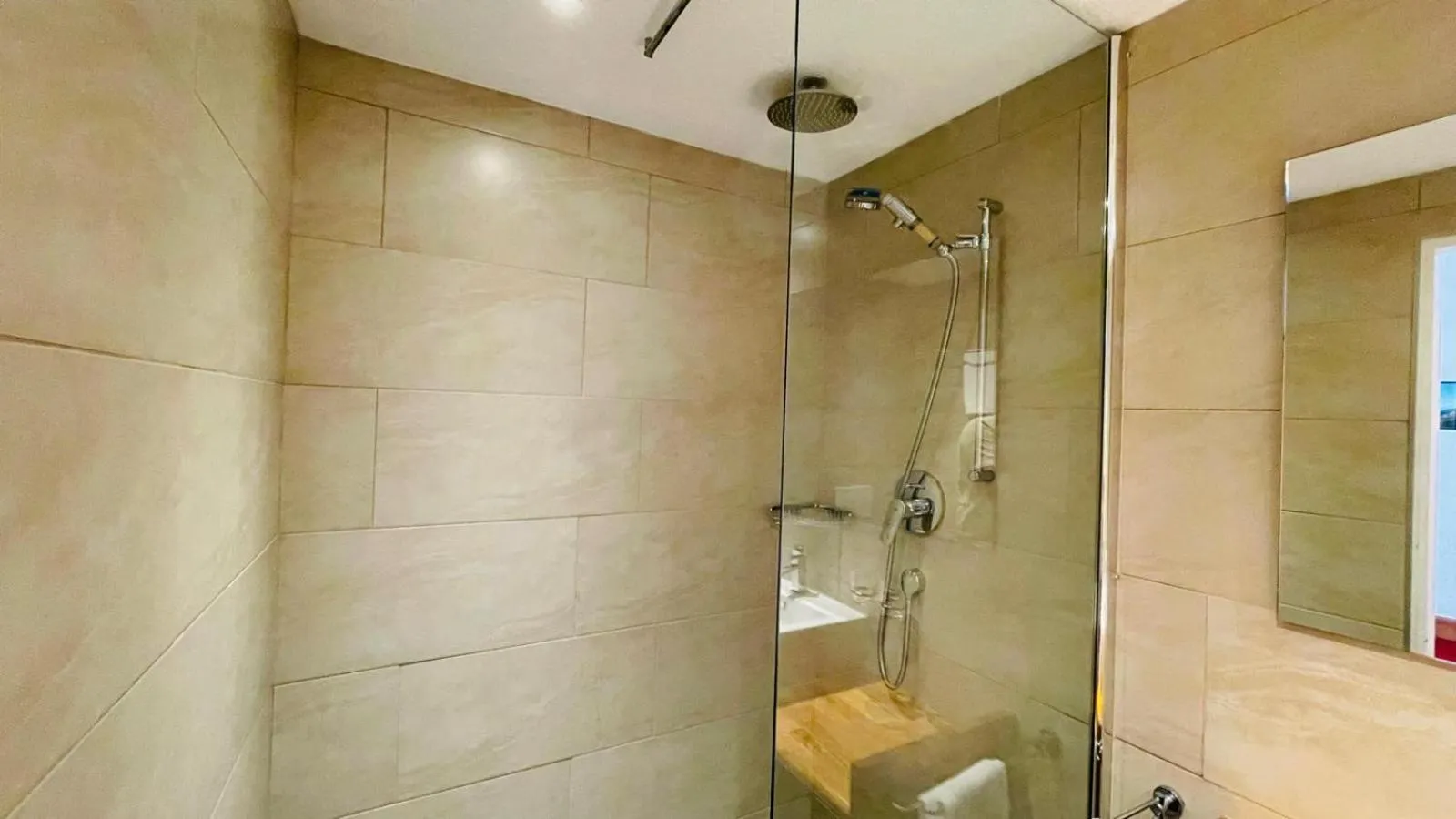 Shower in Hotel Alpenblick
