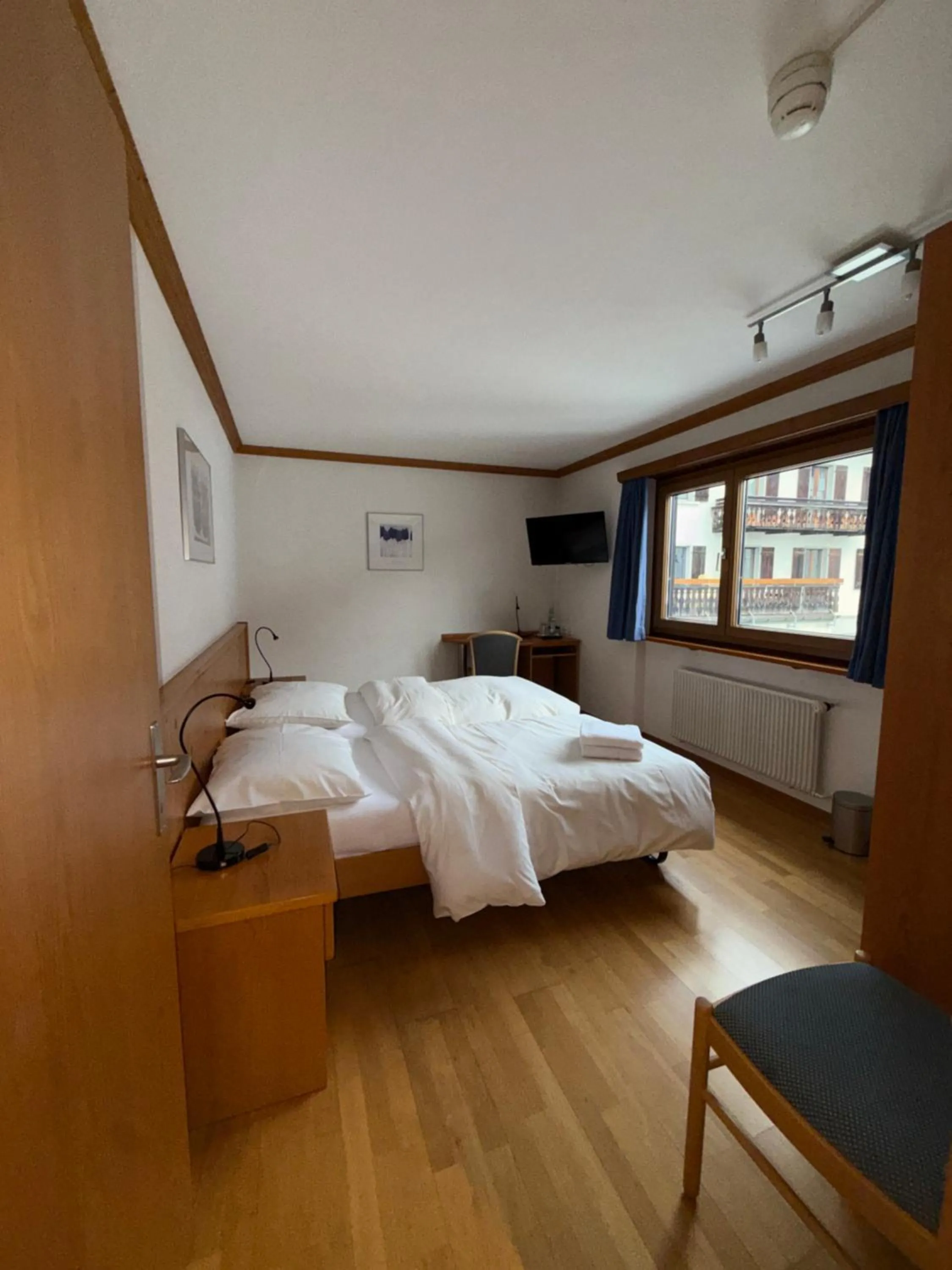 Bed in Hotel Alpenblick