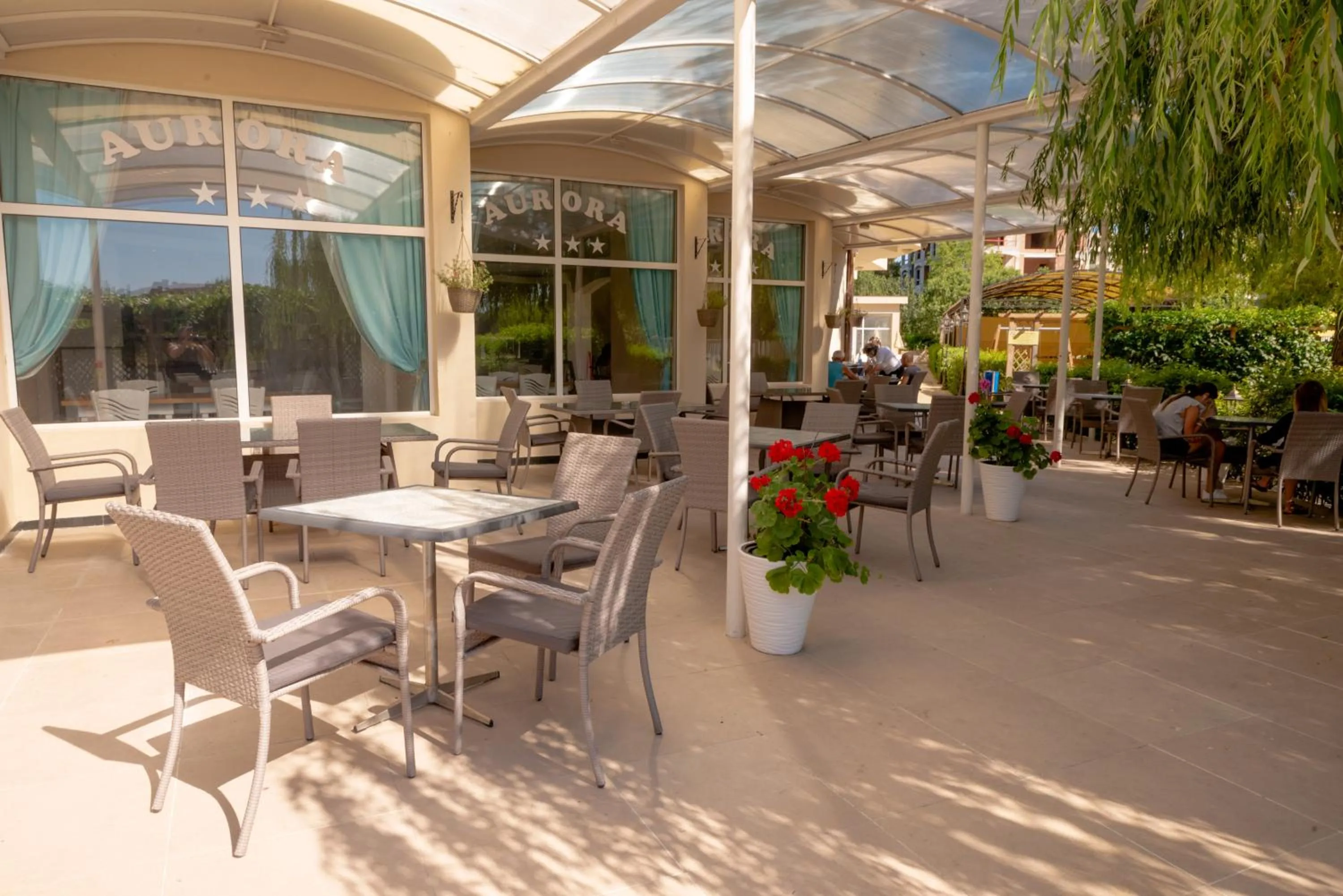 Restaurant/places to eat in Villa Aurora