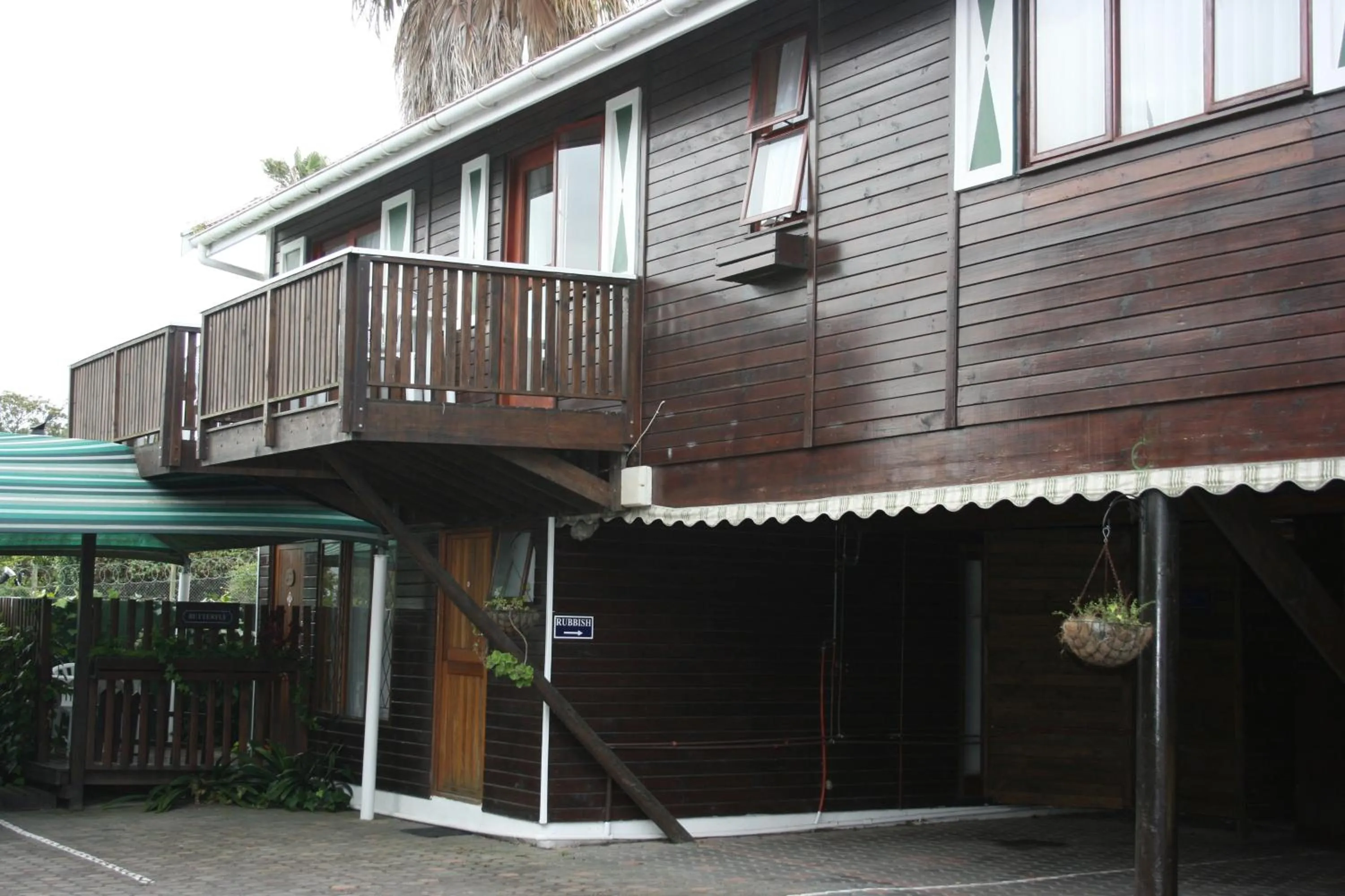 Property building in Lakeside Accommodation