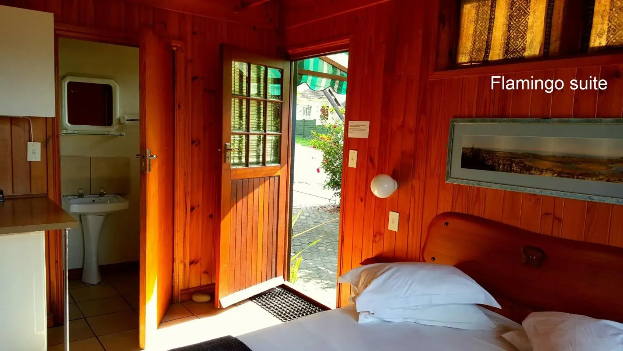 Bedroom, Bed in Lakeside Accommodation Bedroom, Bed in Lakeside Accommodation