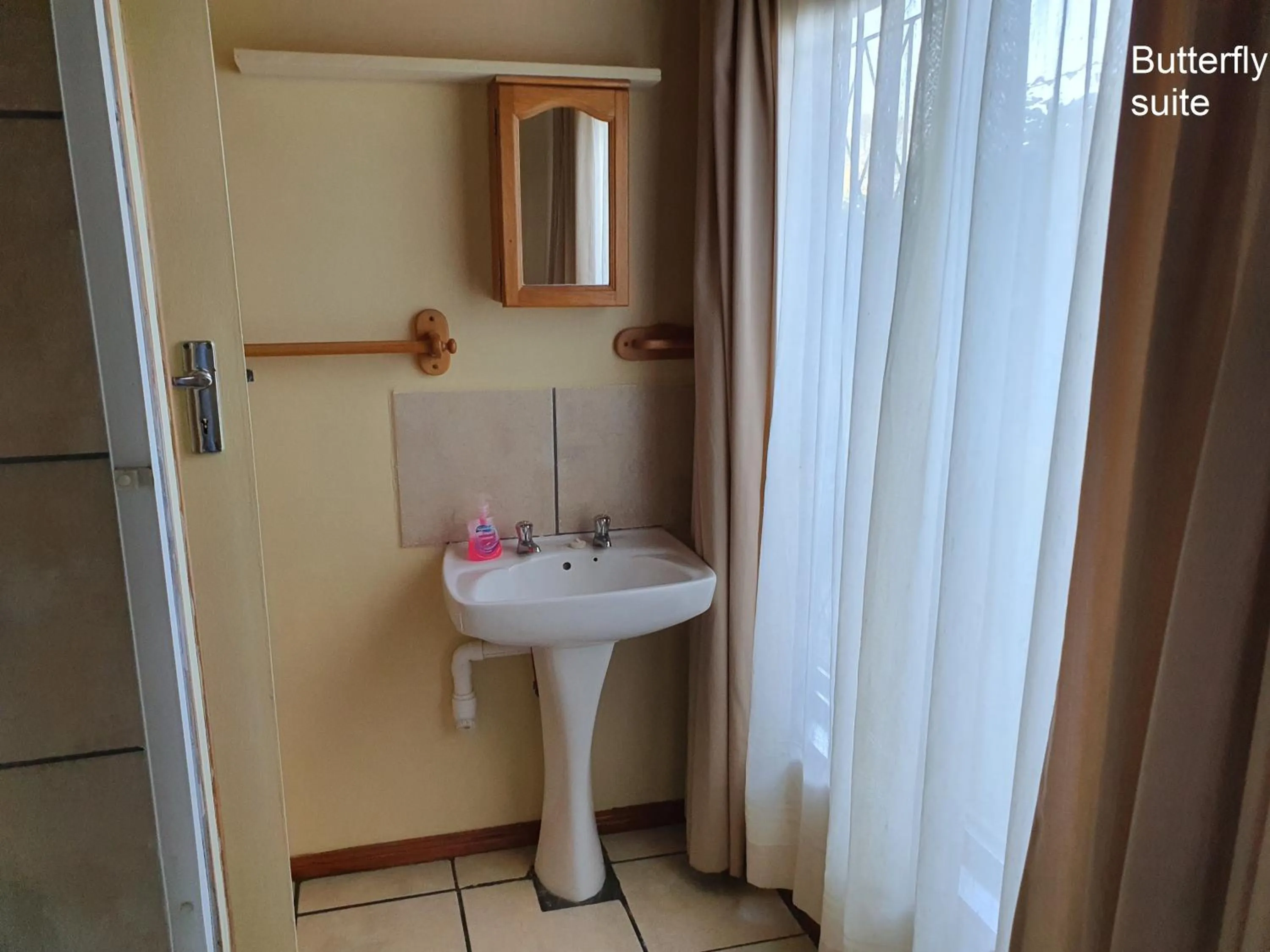 Bathroom in Lakeside Accommodation