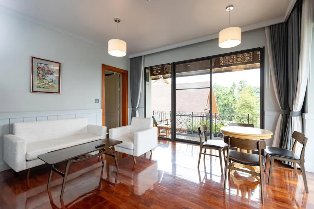 Living room, Bed in Plakan Resort