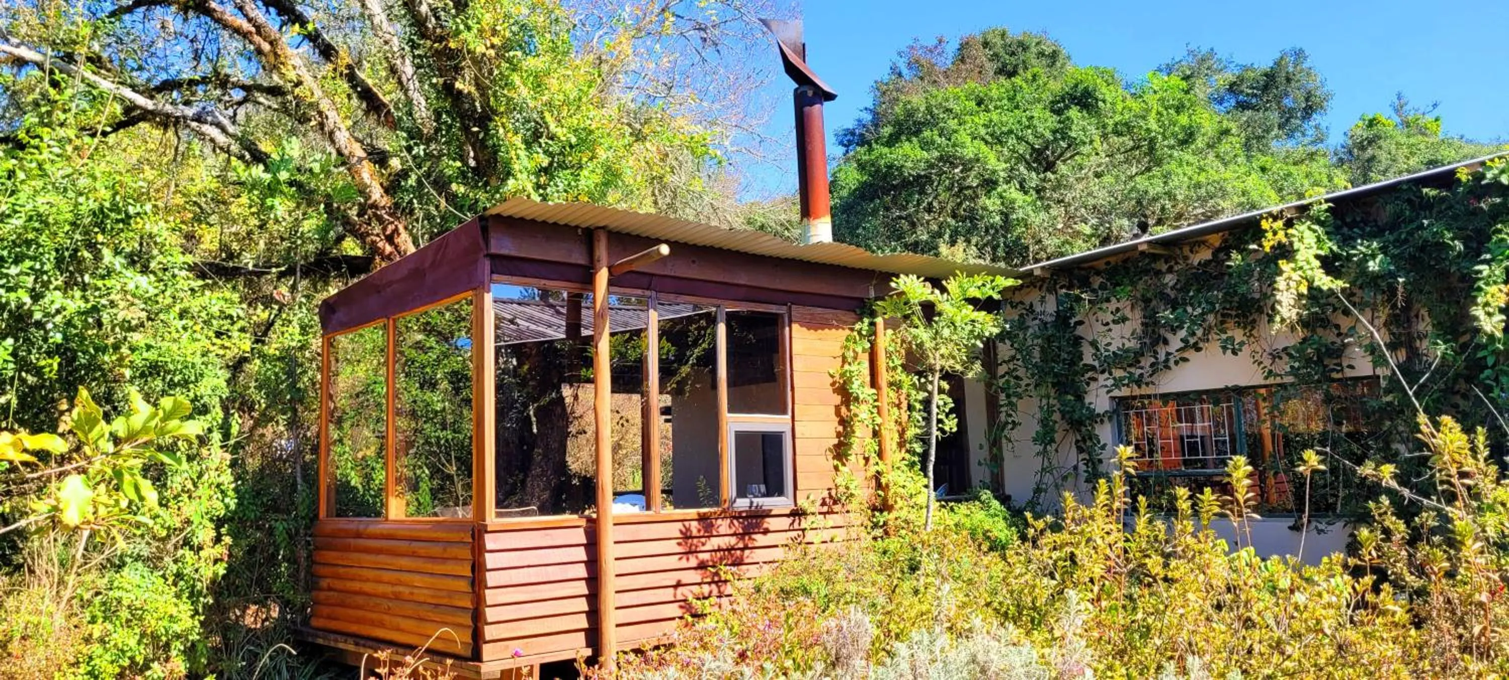 Stanford Lake lodge