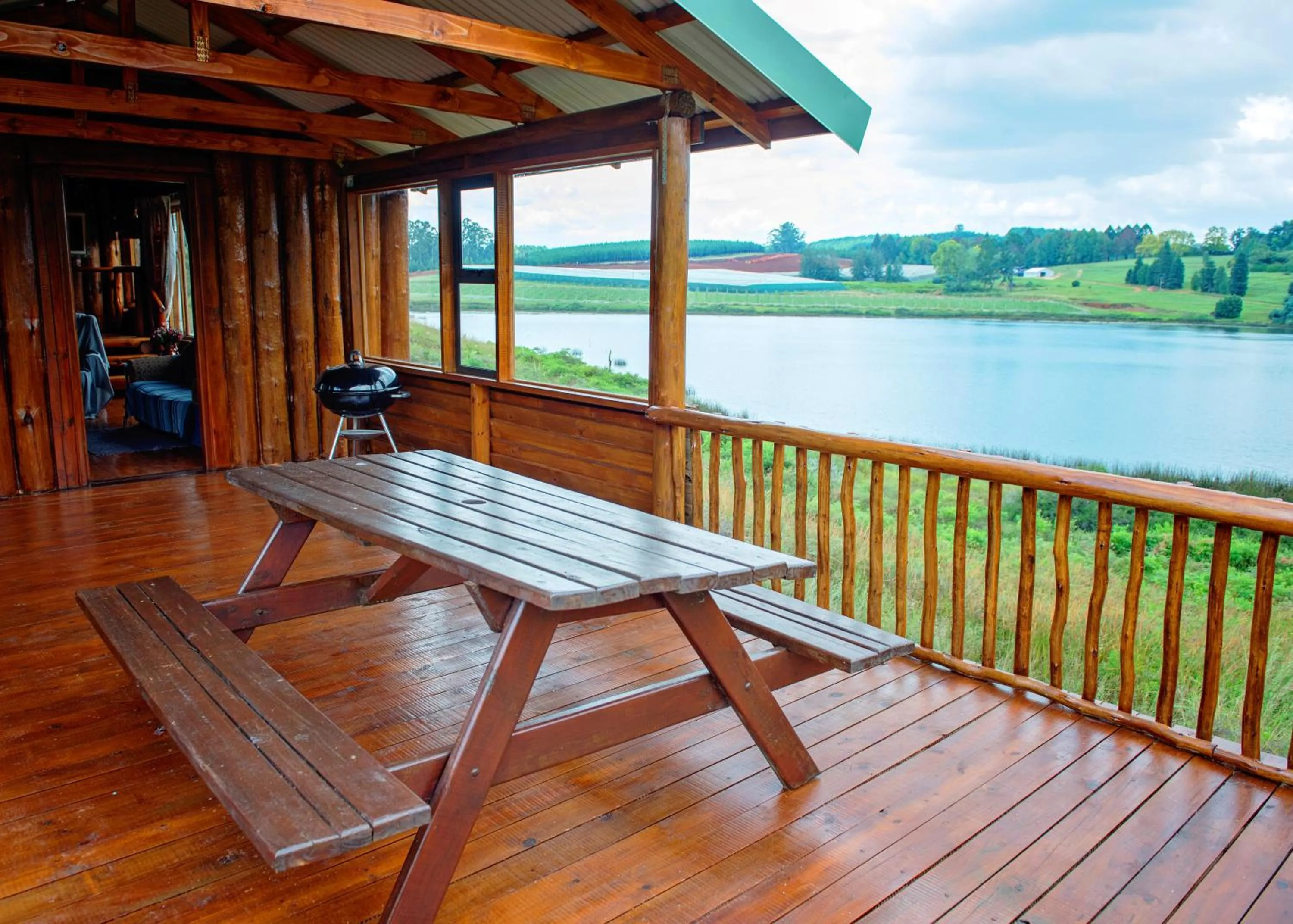 Stanford Lake lodge