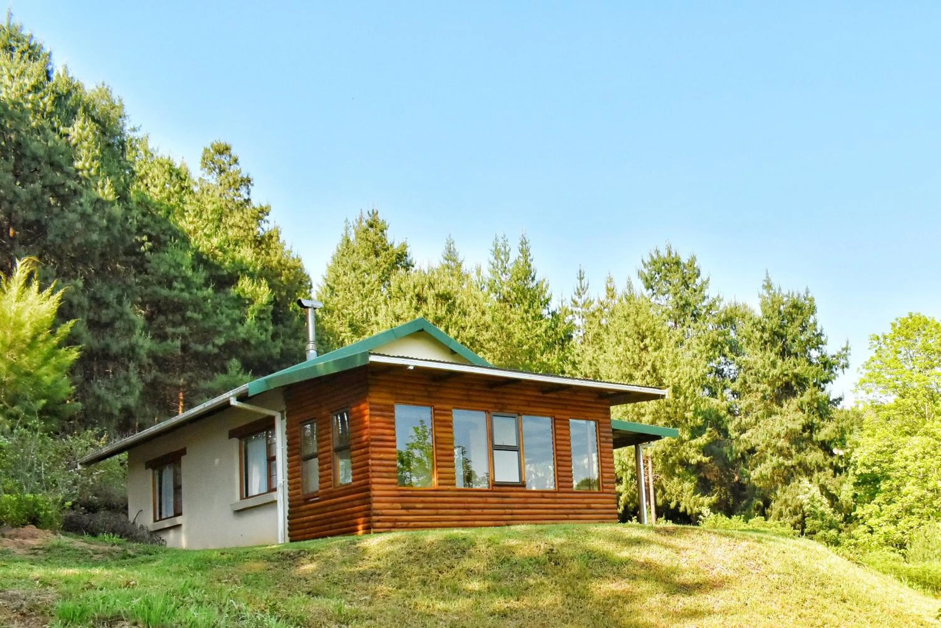Property building in Stanford Lake lodge