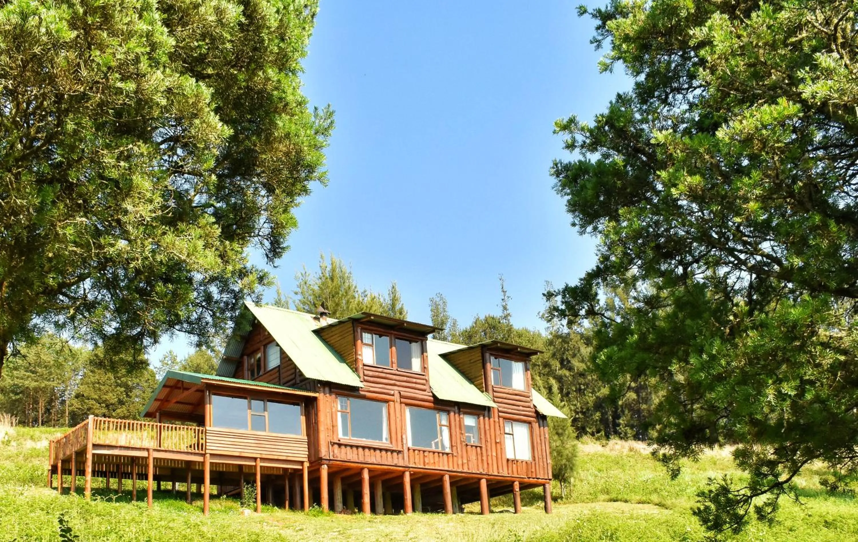 Property building in Stanford Lake lodge