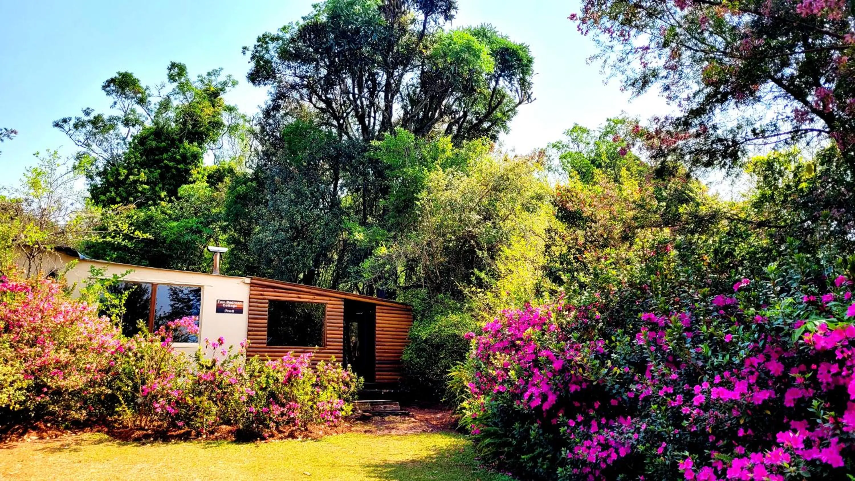Stanford Lake lodge