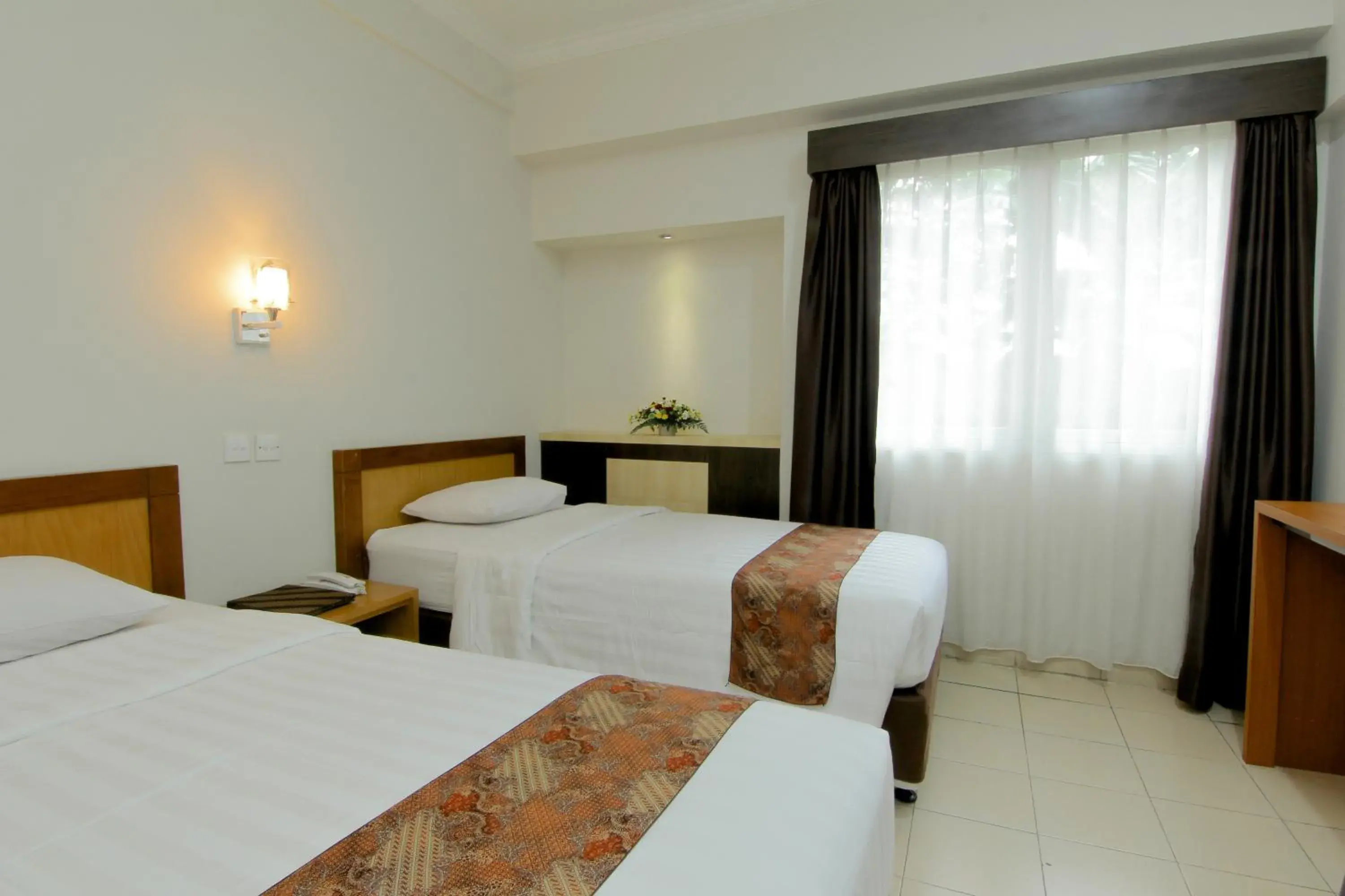 Bedroom, Bed in University Hotel