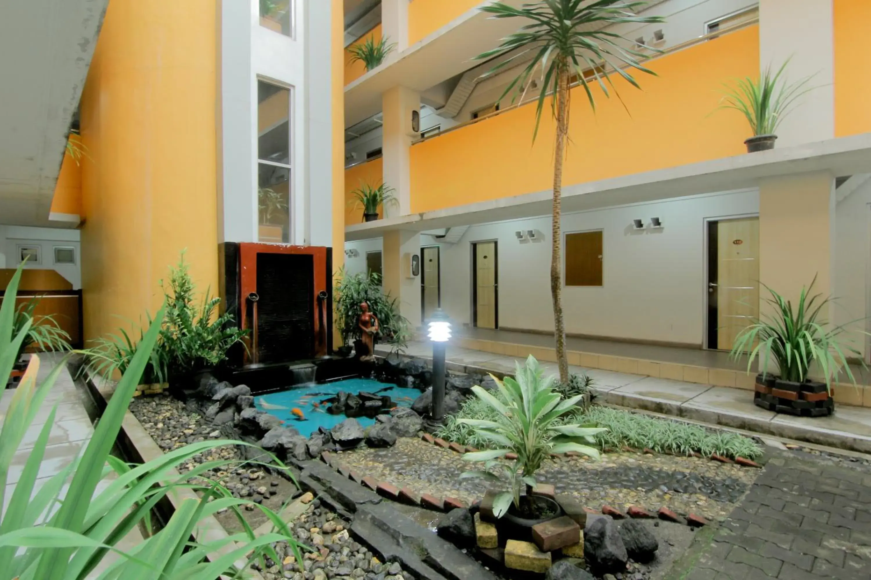 Area and facilities in University Hotel