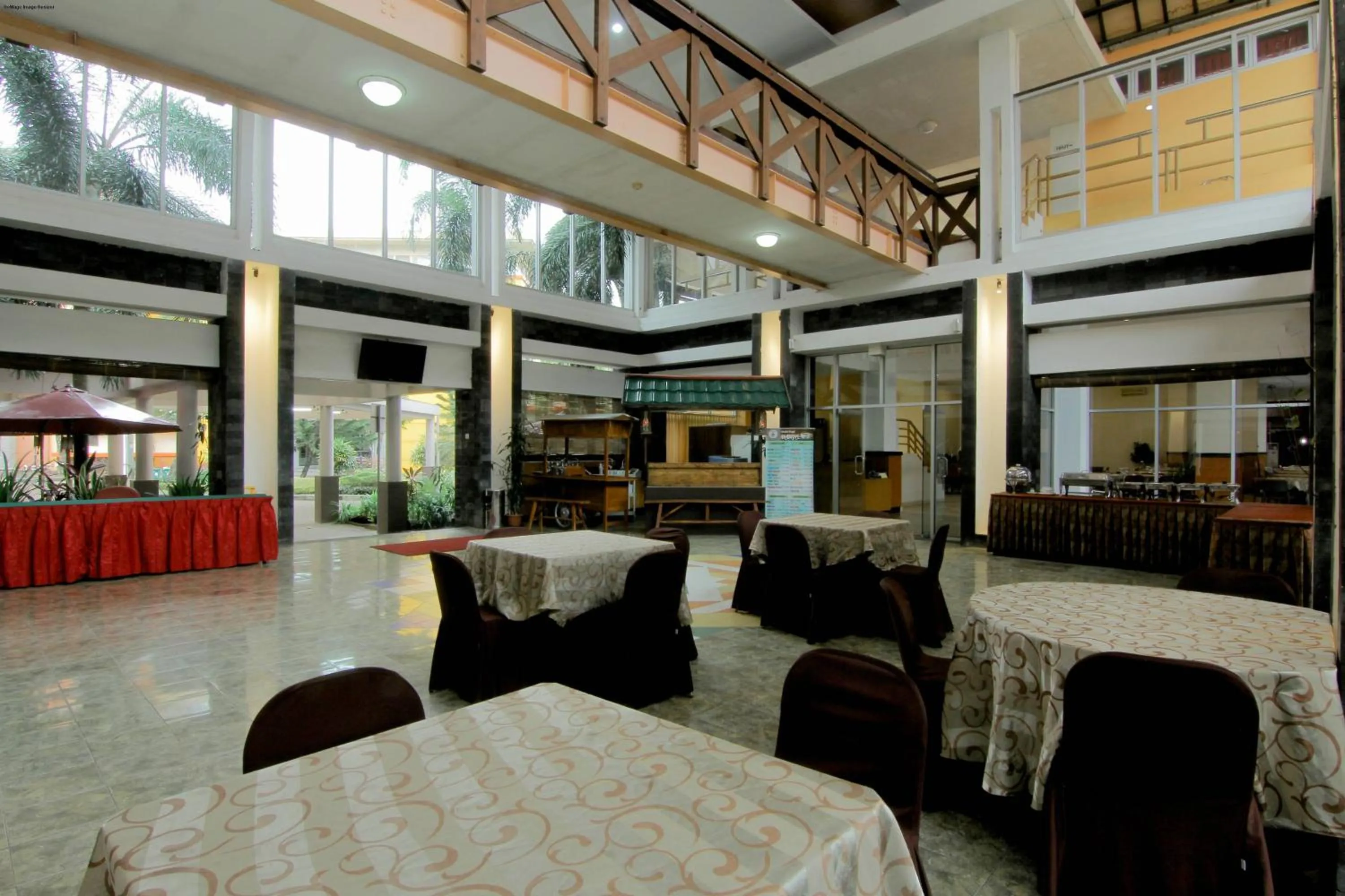 Lounge or bar in University Hotel Yogyakarta