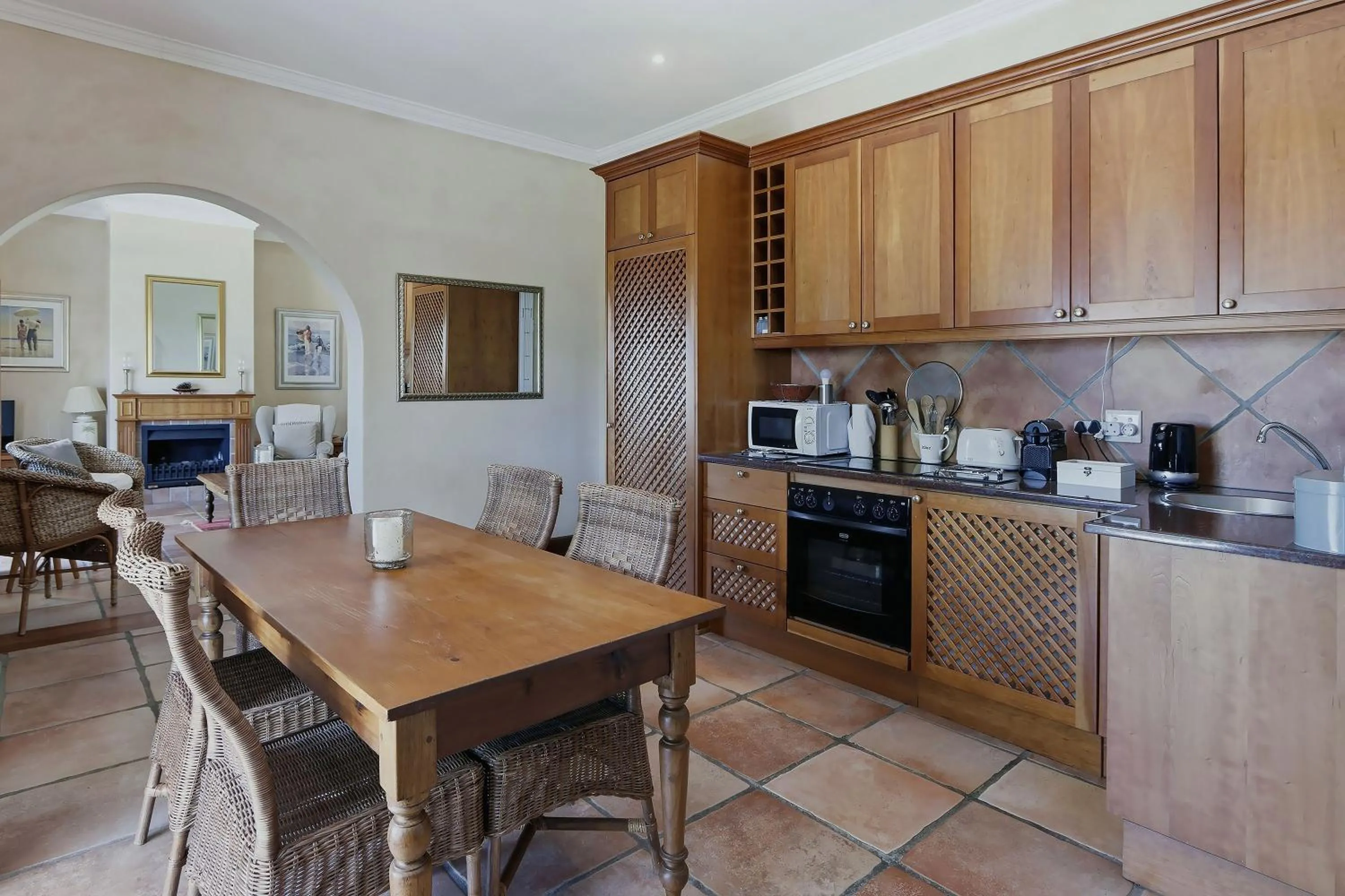 Kitchen or kitchenette in High Timbers Lodge