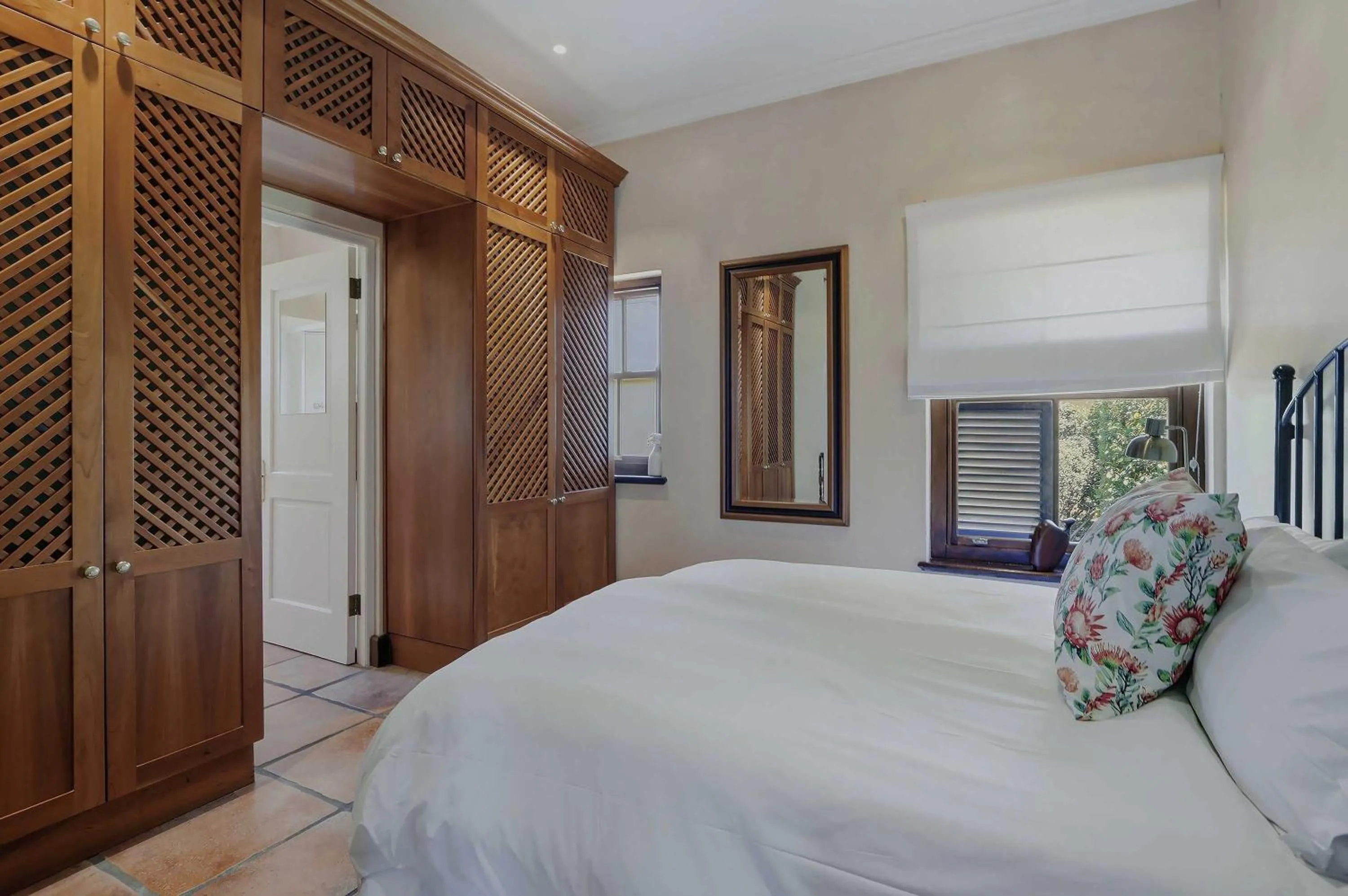 Bedroom, Bed in High Timbers Lodge