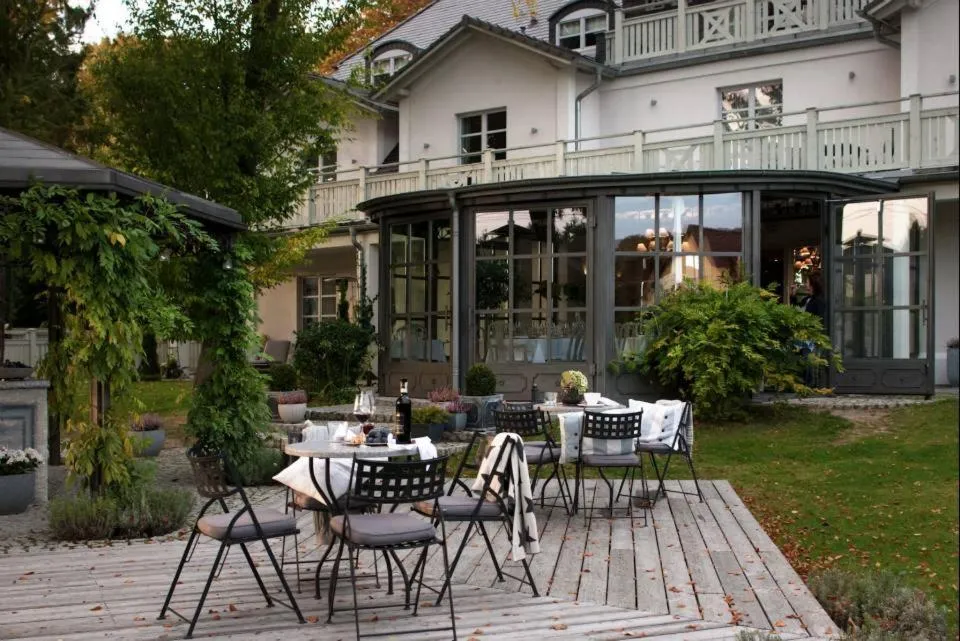 Patio in Villa Park Wisełka Spa & Wellness