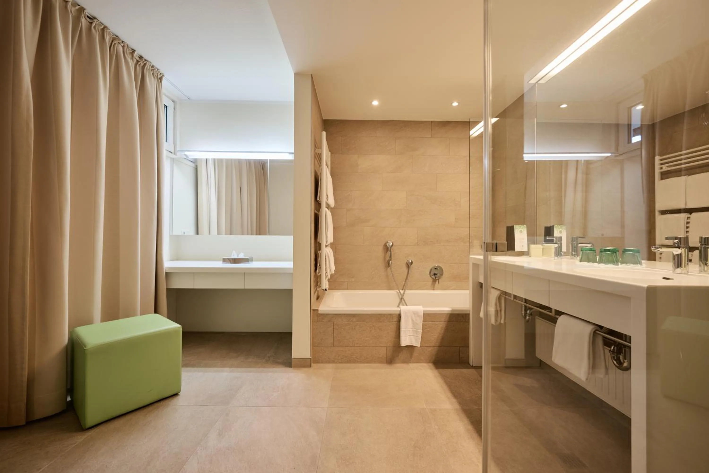 Bathroom in Hotel Momentum