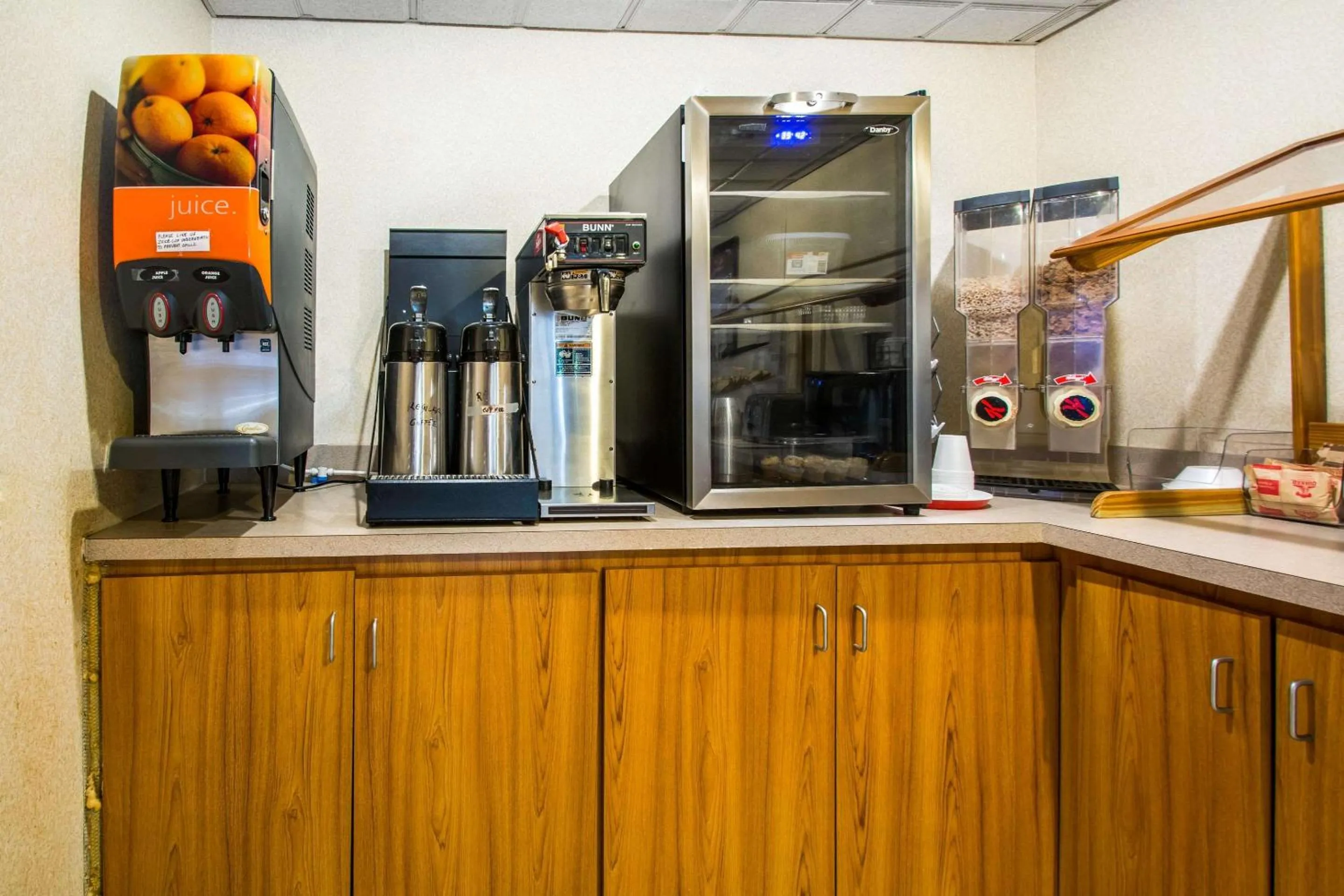 Restaurant/places to eat in Econo Lodge Jacksonville