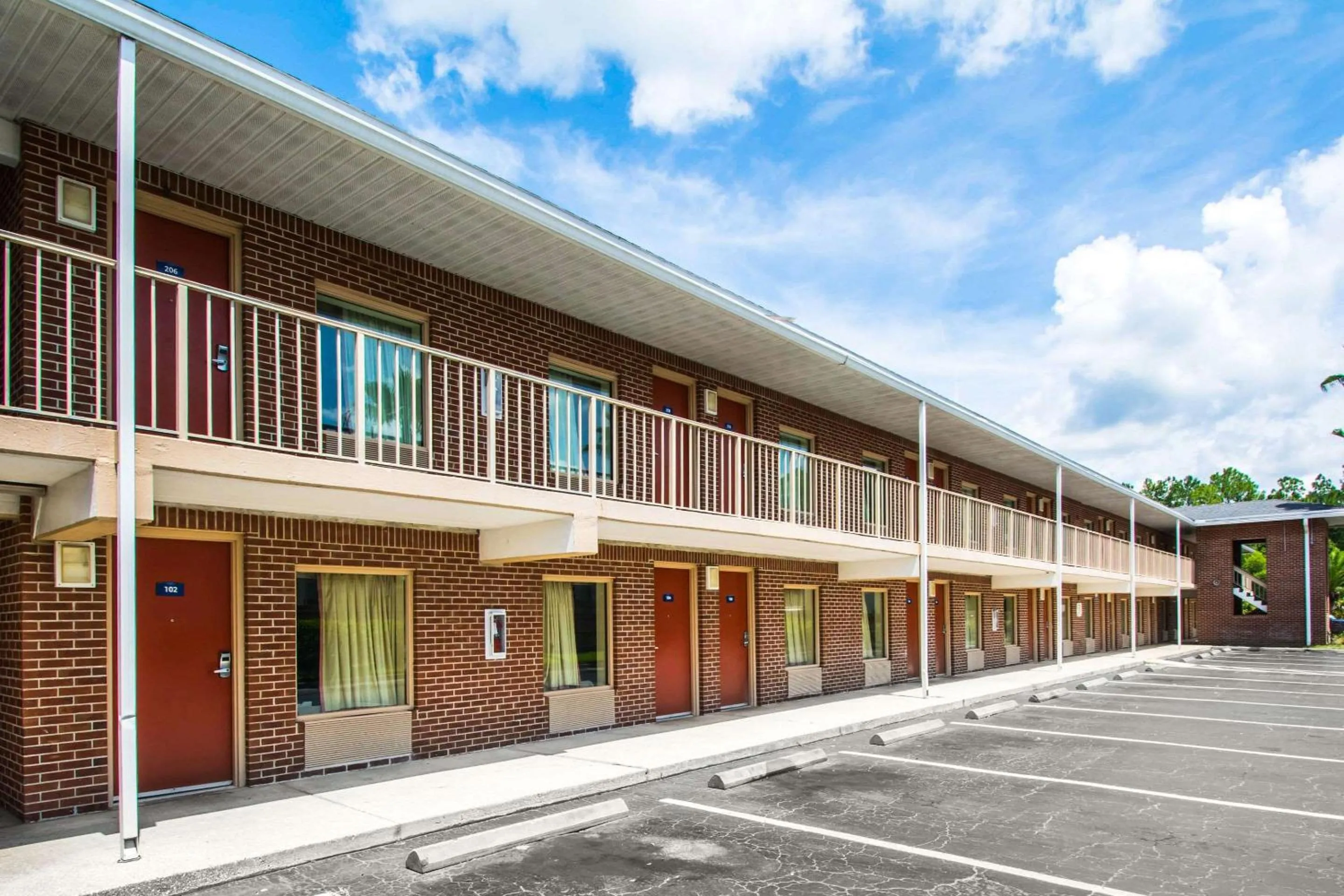 Property building in Econo Lodge Jacksonville