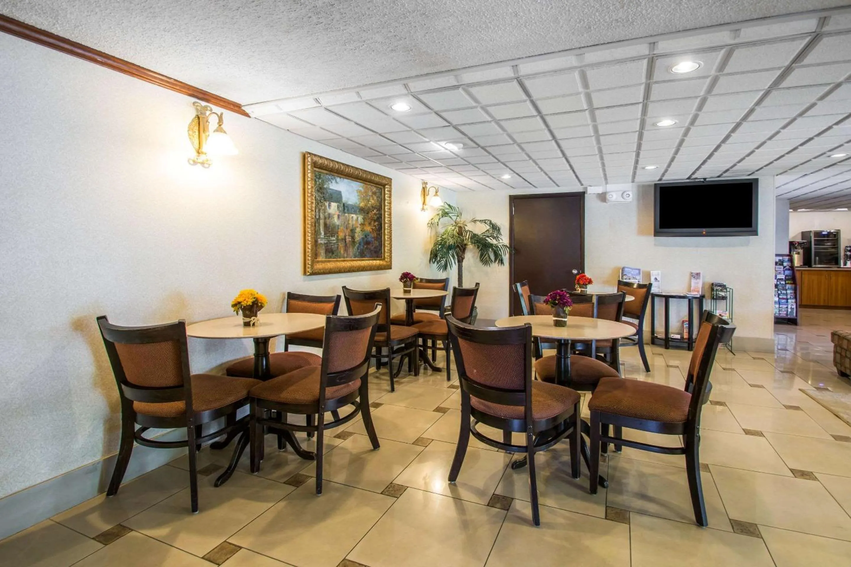 Restaurant/places to eat in Econo Lodge Jacksonville