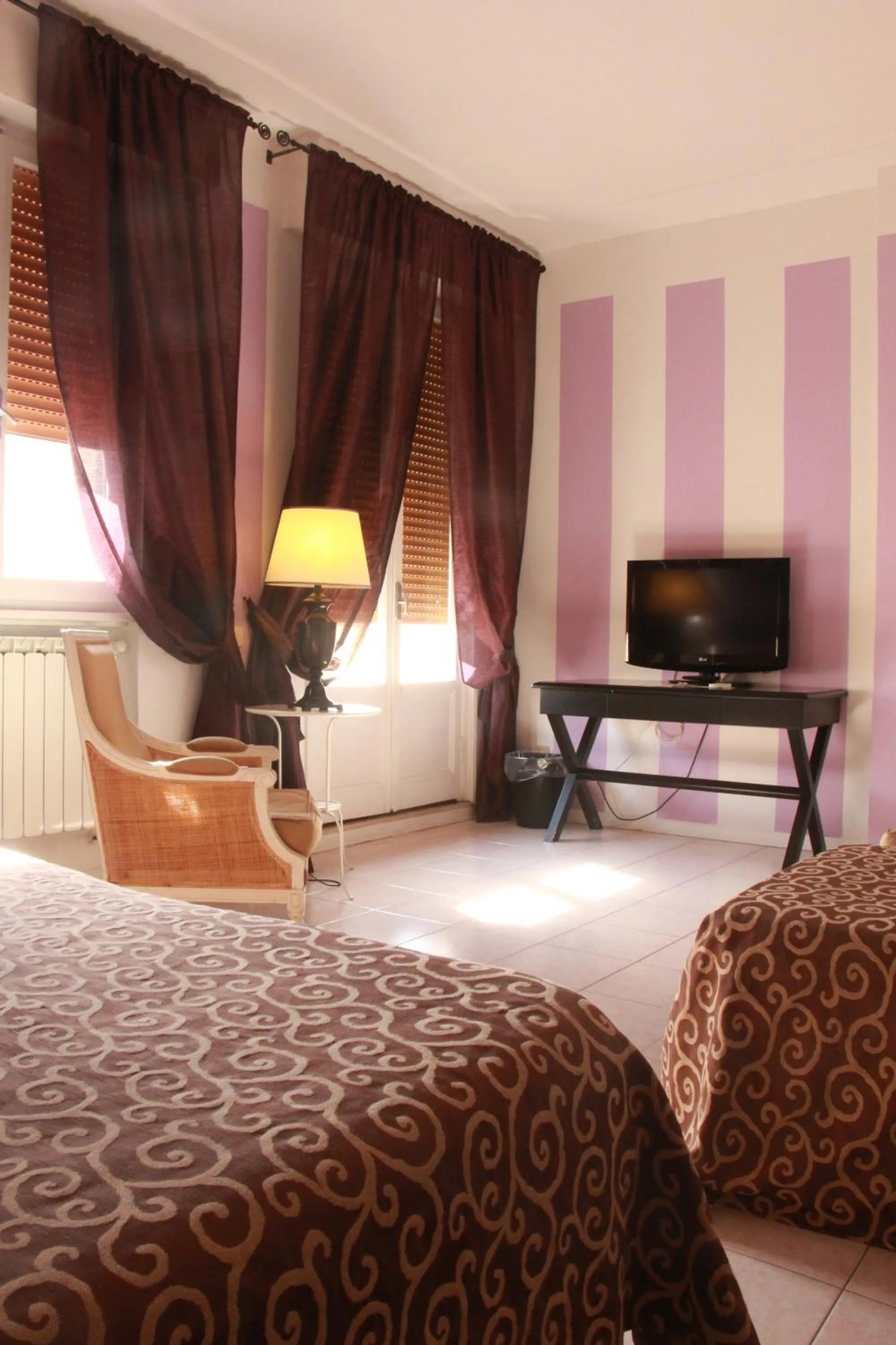 Photo of the whole room, Bed in Hotel Alex