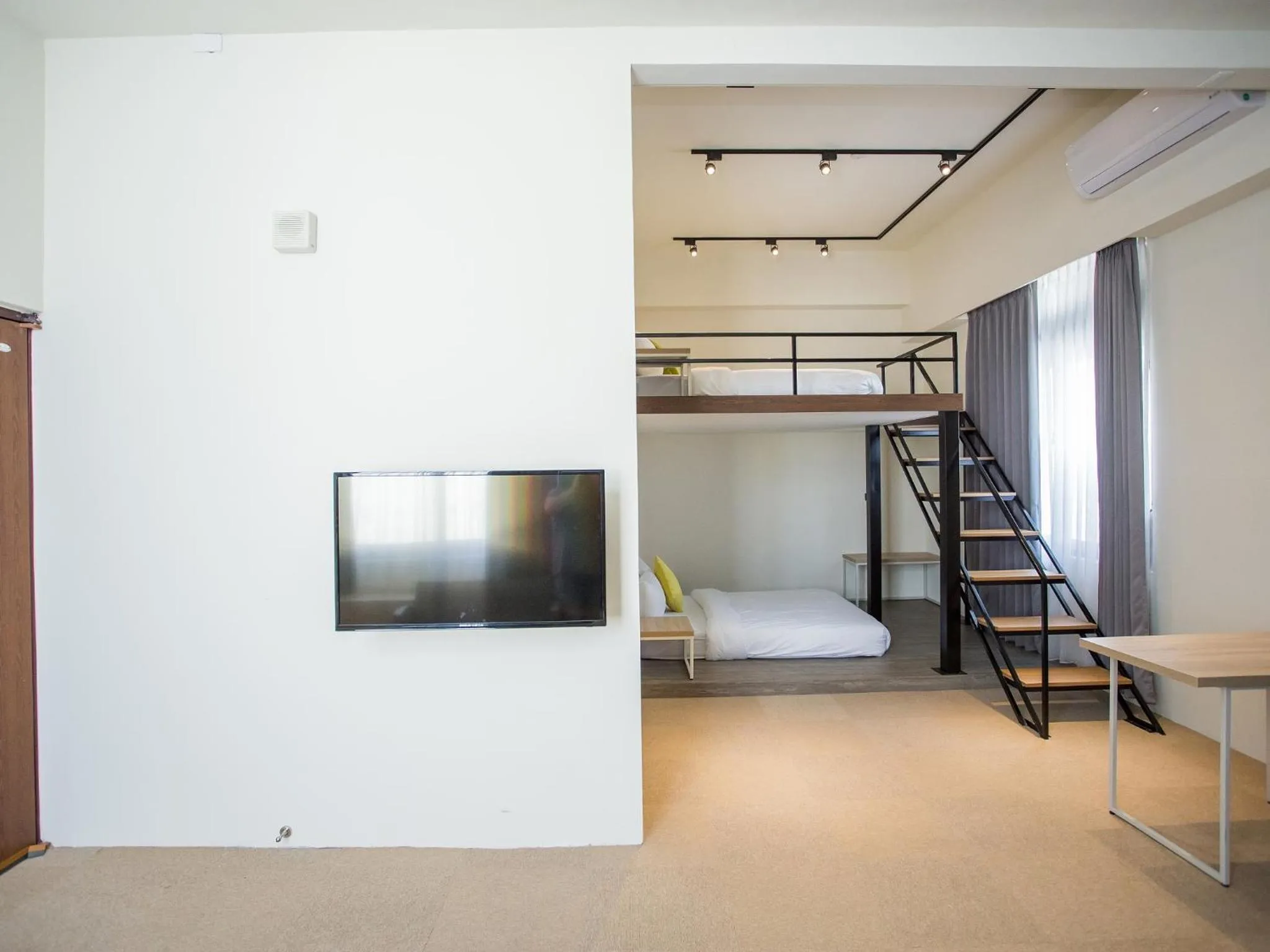 Bed in Rainbow Hotel