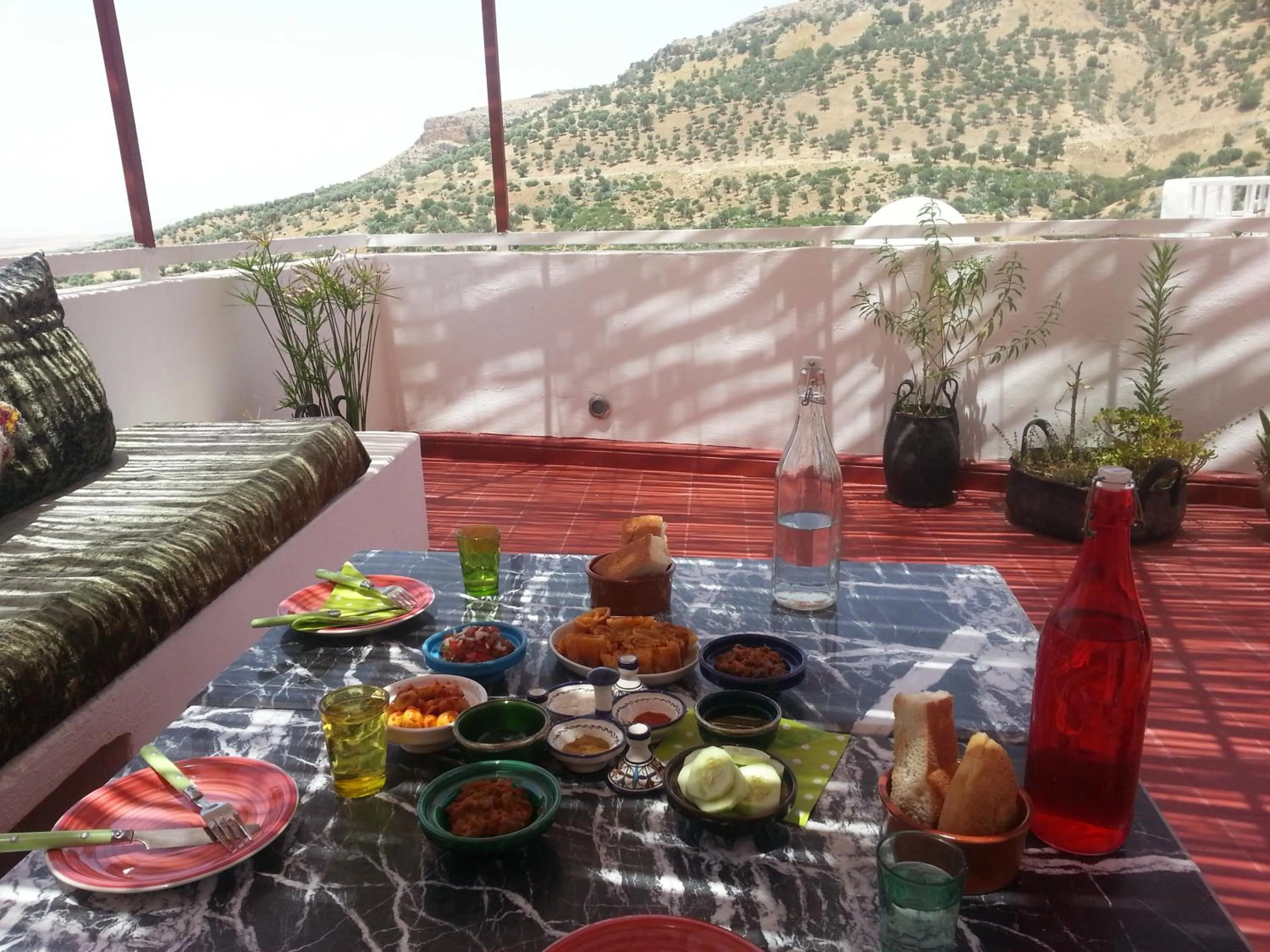 Restaurant/places to eat in Dar Zerhoune