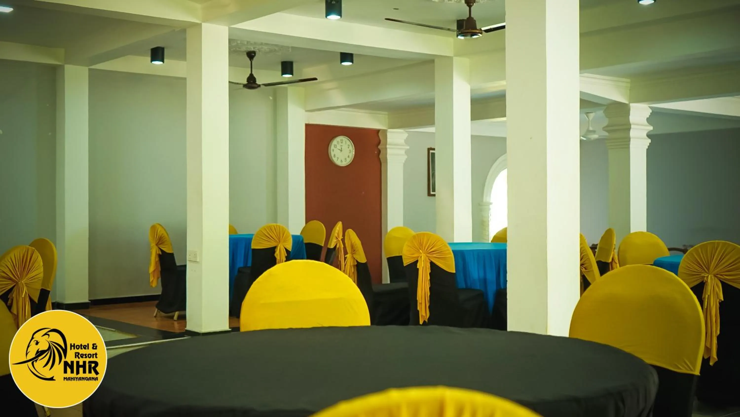 Restaurant/places to eat in National Holiday Resort