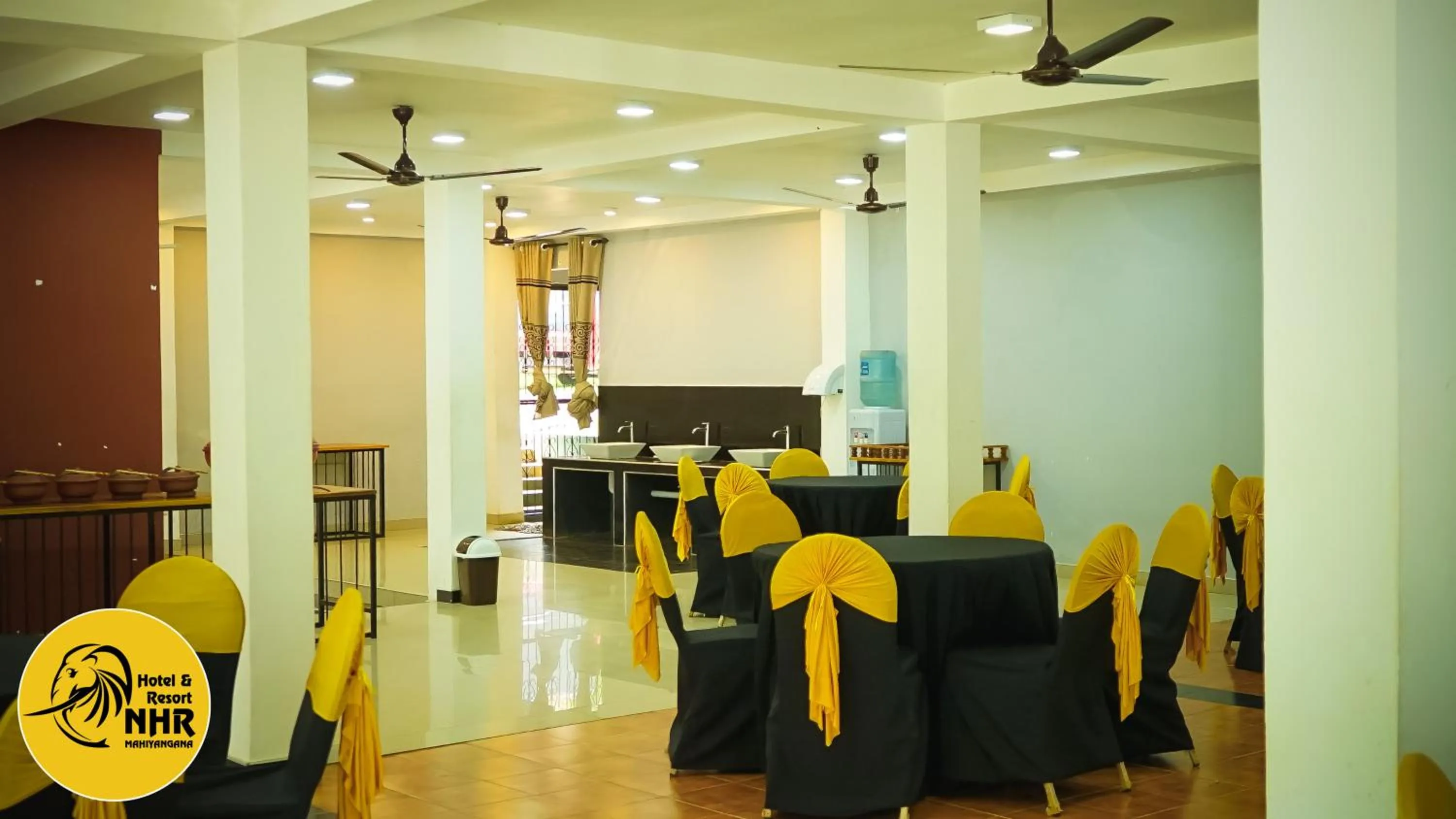 Restaurant/places to eat in National Holiday Resort