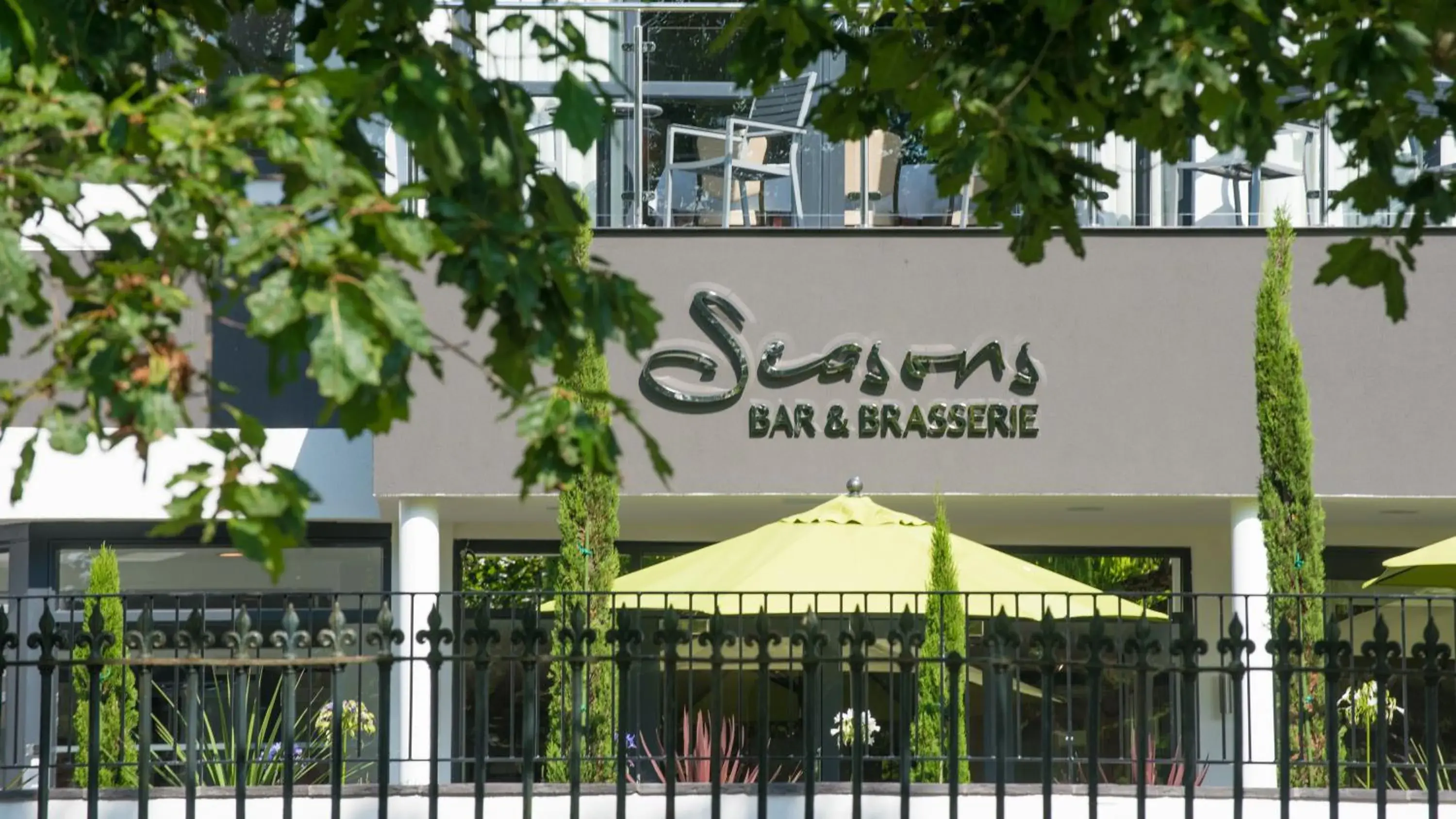 Restaurant/places to eat in The Park Hotel Restaurant/places to eat in The Park Hotel