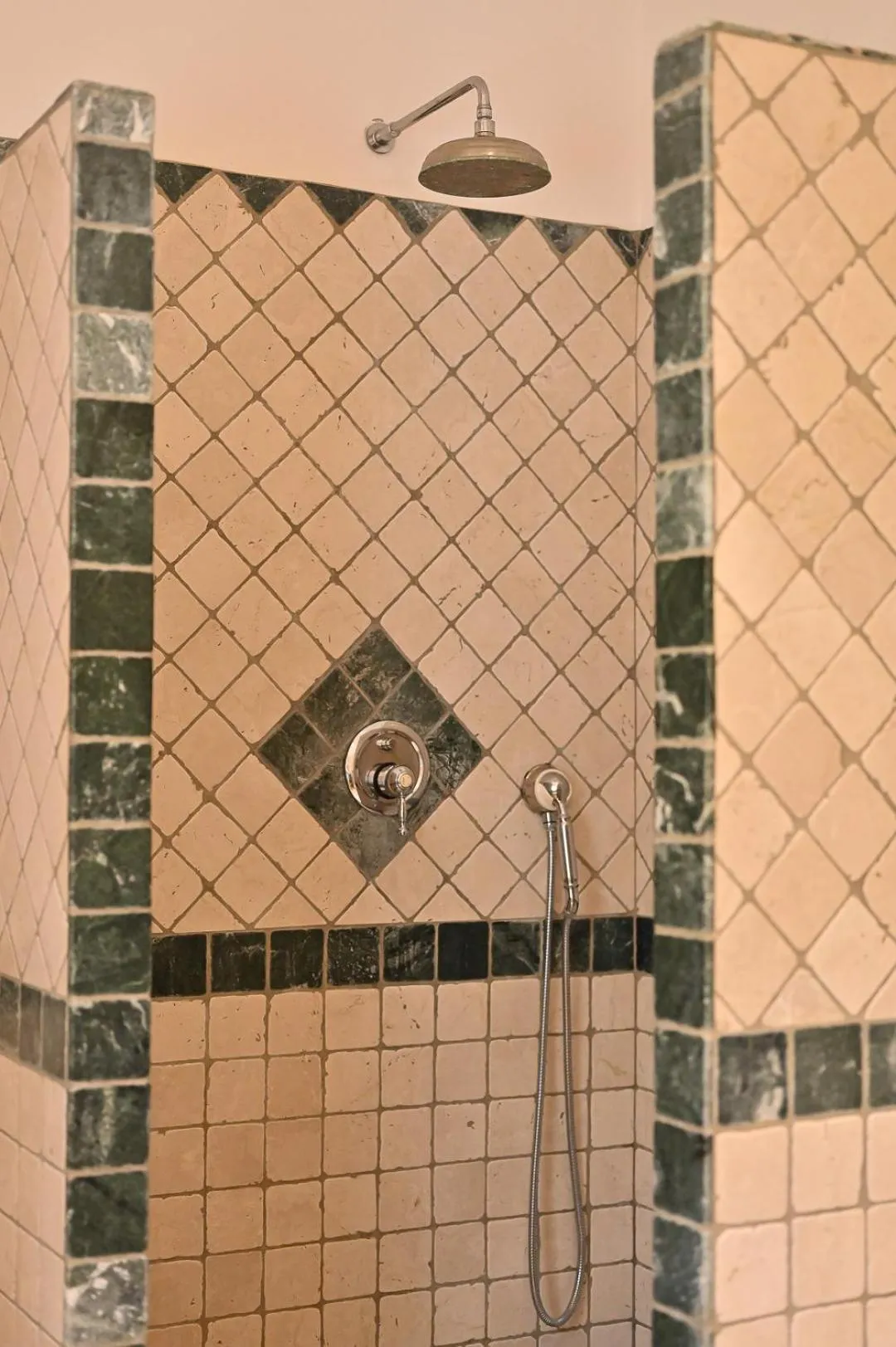 Shower in Mas des Comtes de Provence