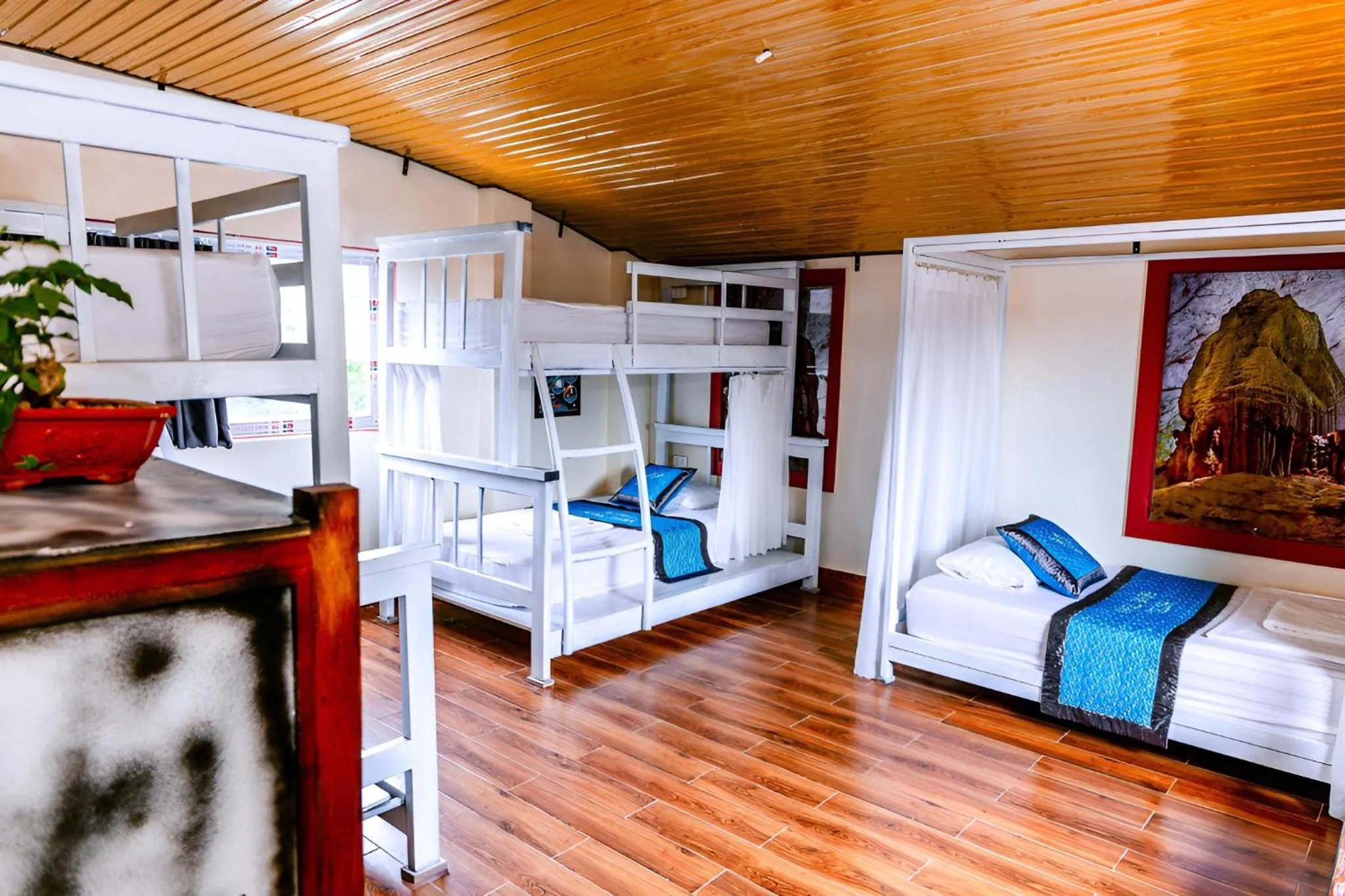 Bed in Song Toan Hotel