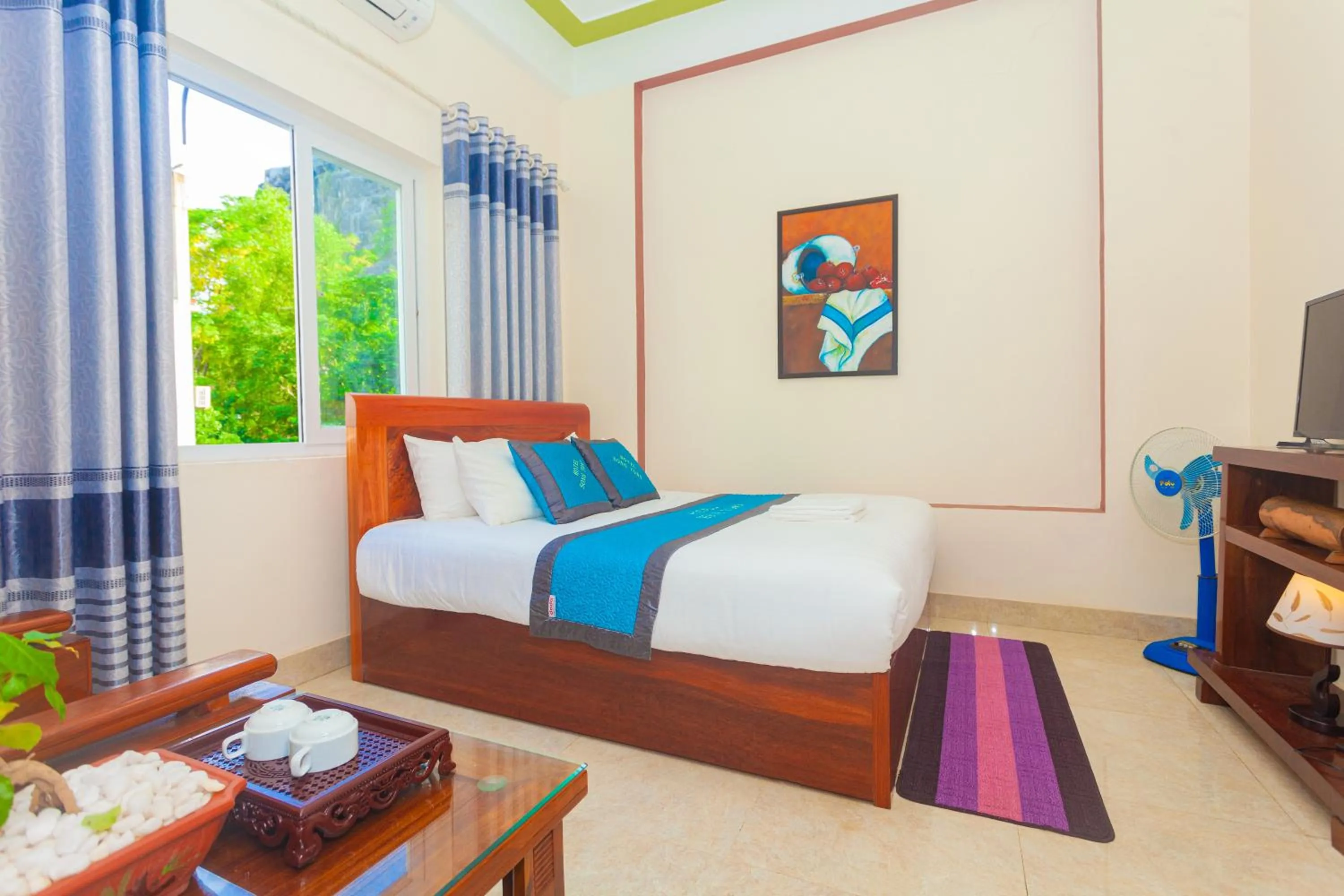 Buffet breakfast, Bed in Song Toan Hotel