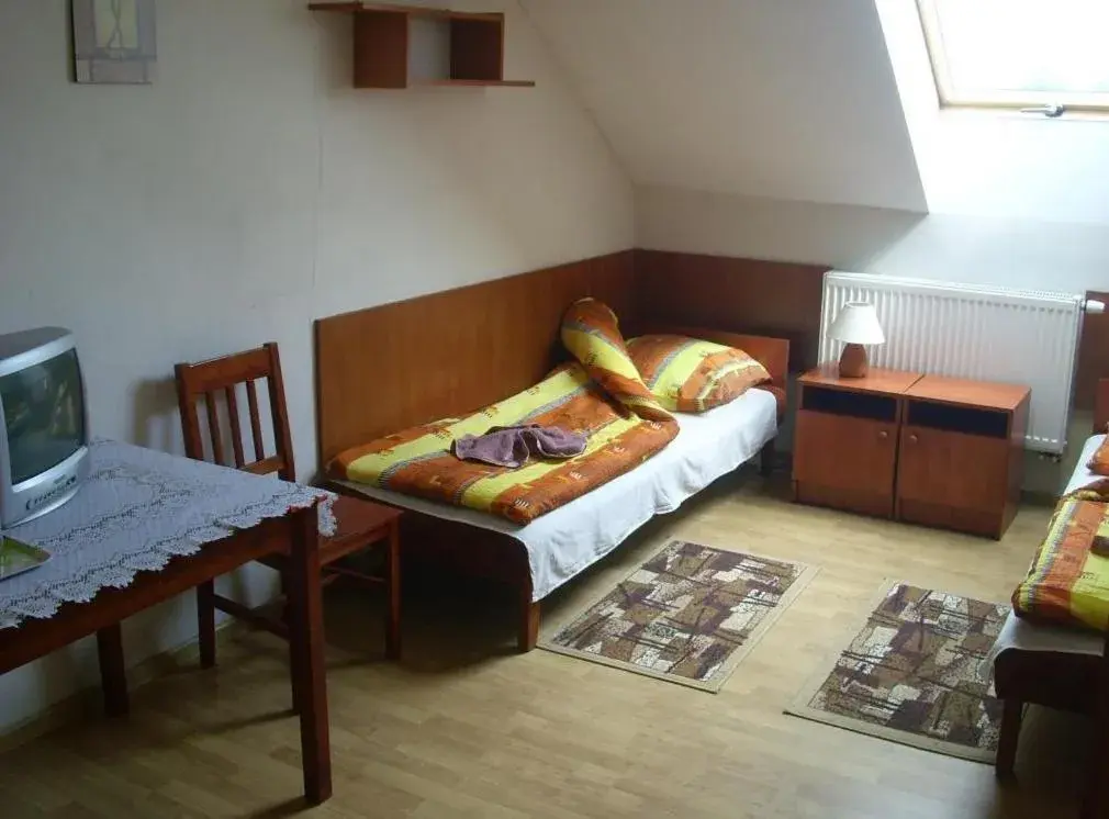 Triple Room in Zajazd Pułaskiego Triple Room in Zajazd Pułaskiego