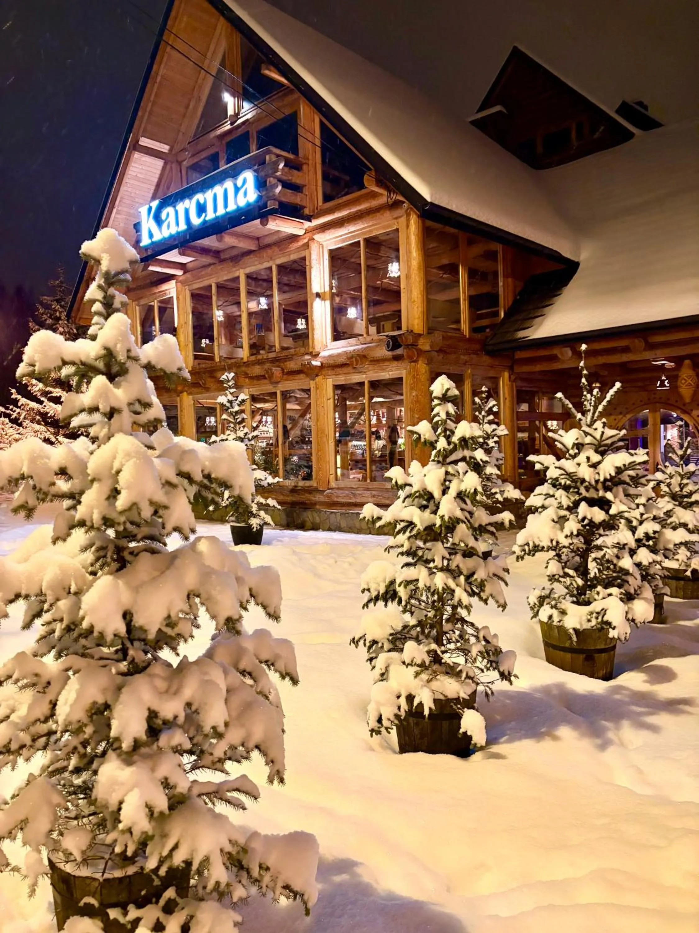 ZAJAZD BIAŁCZAŃSKI Dom Wypoczynkowy Restauracja blisko Stoków Narciarskich