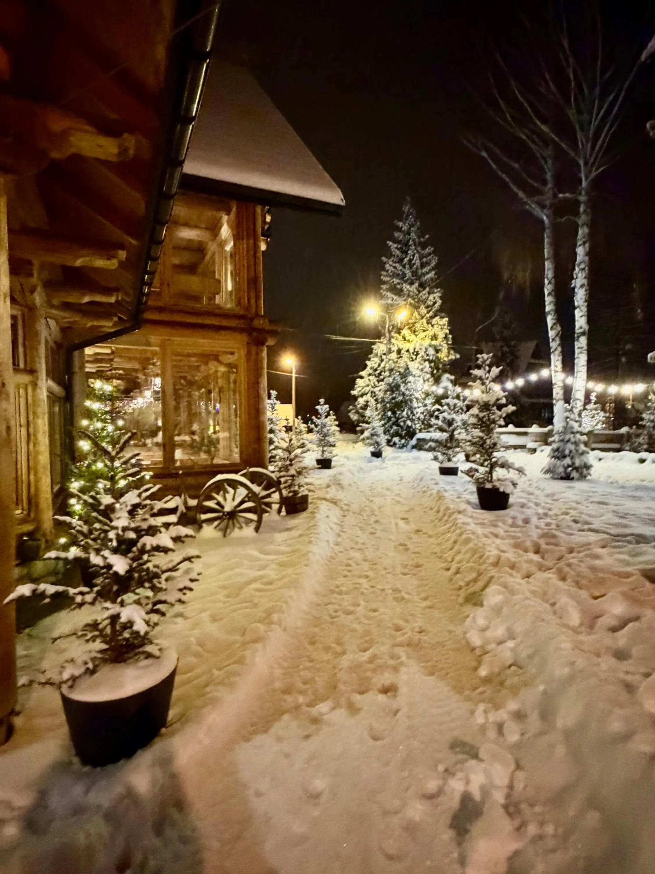 ZAJAZD BIAŁCZAŃSKI Dom Wypoczynkowy Restauracja blisko Stoków Narciarskich