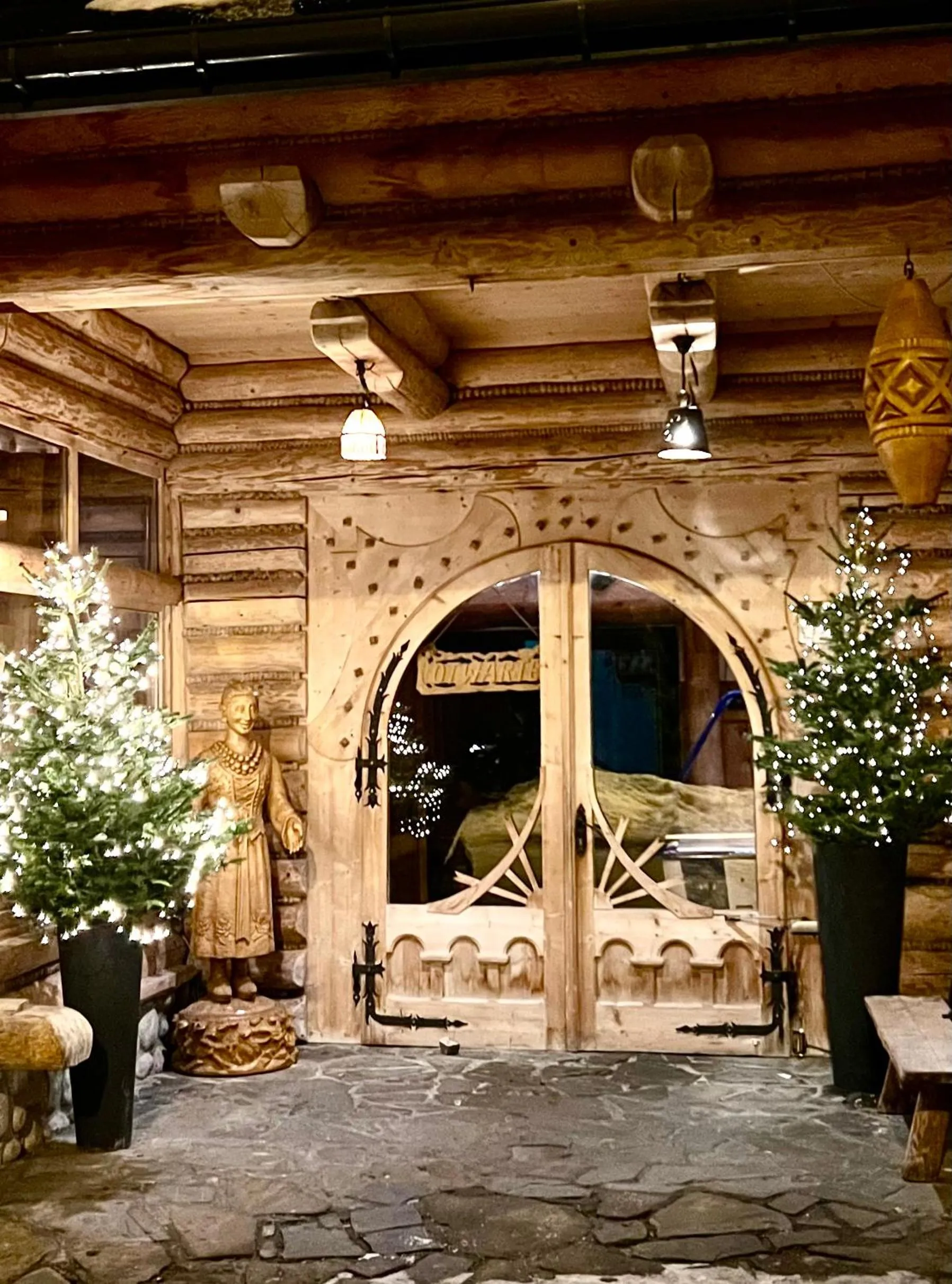 ZAJAZD BIAŁCZAŃSKI Dom Wypoczynkowy Restauracja