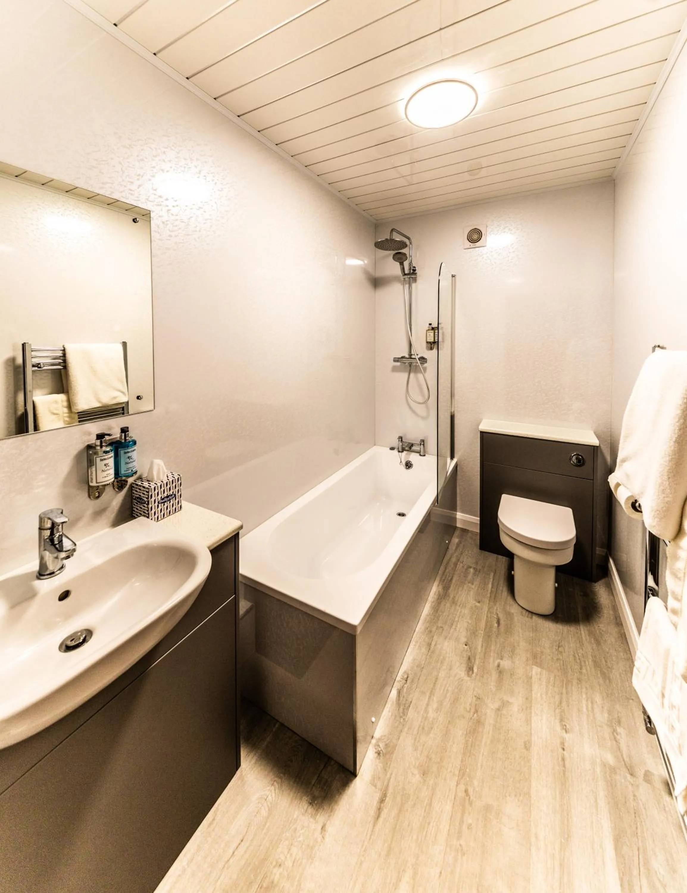 Bathroom in The Boars Head Hotel