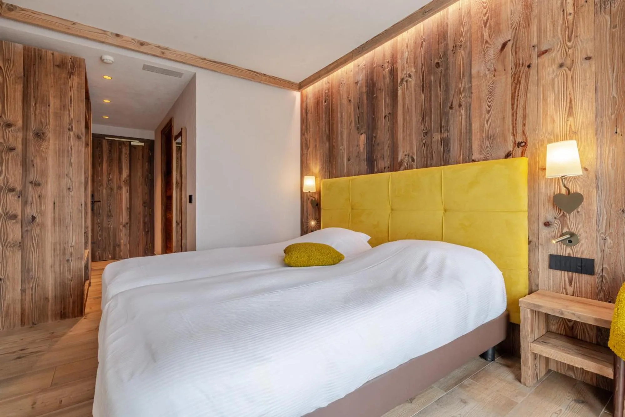 Bedroom, Bed in Hotel La Montanina