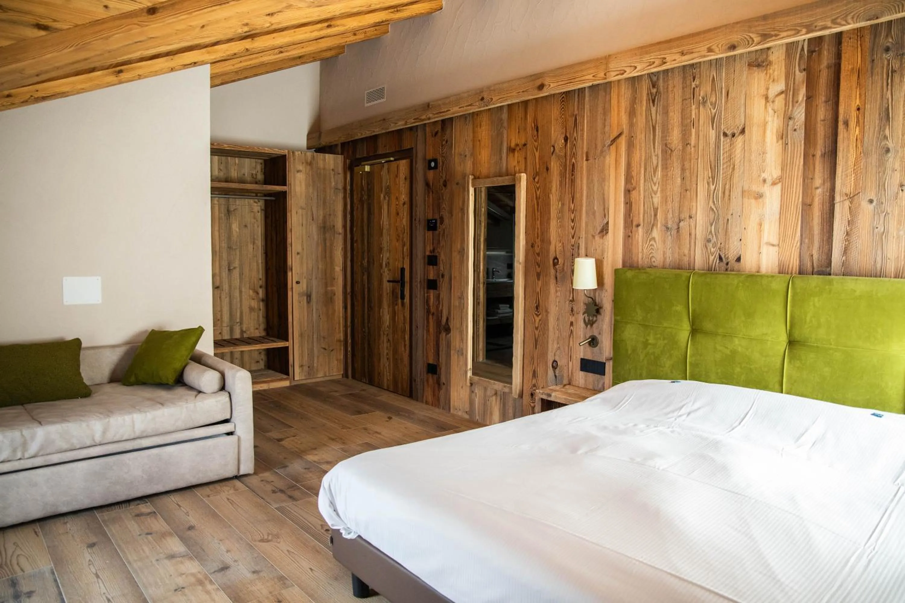 Bedroom, Bed in Hotel La Montanina