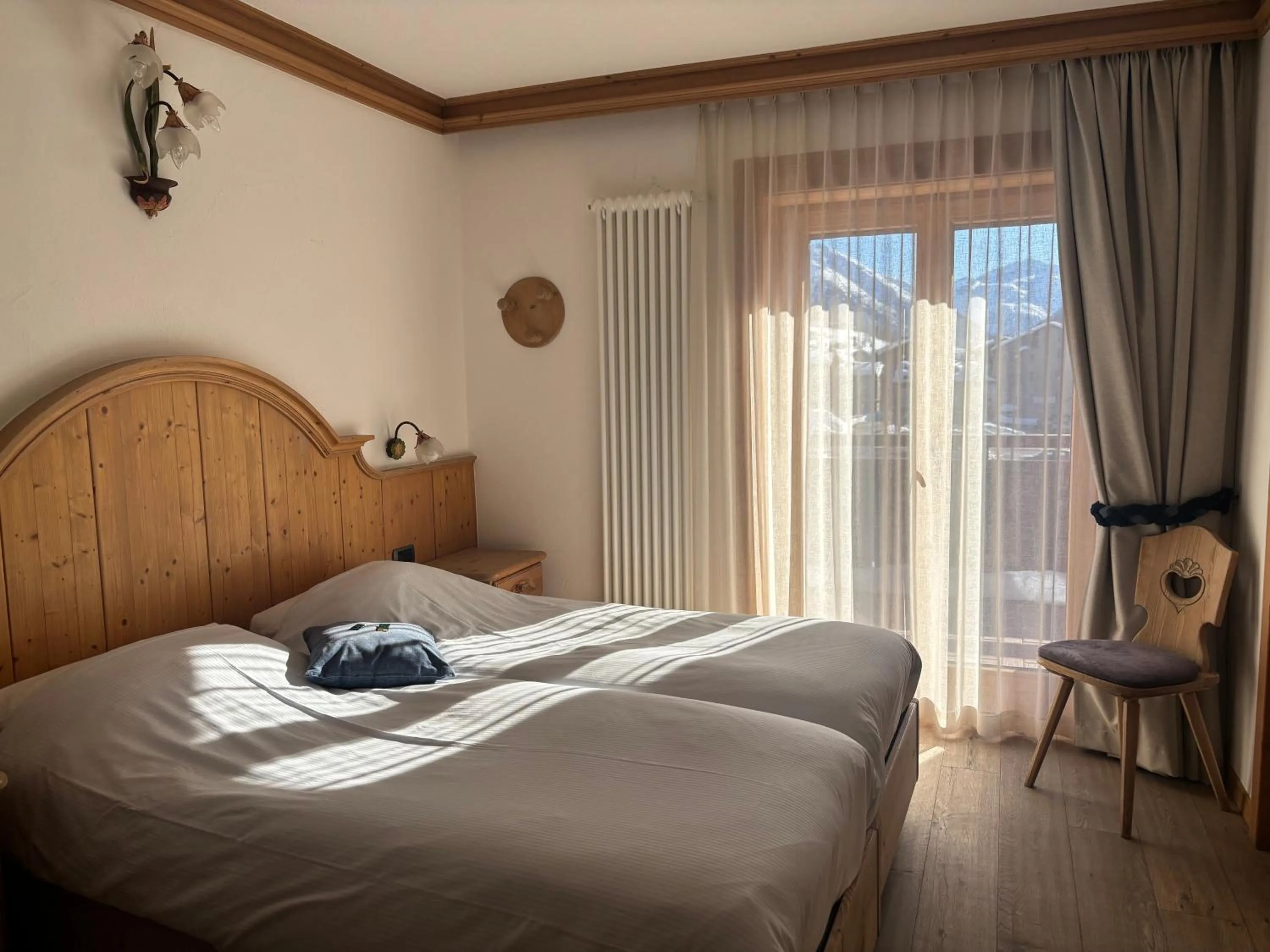 Bedroom, Bed in Hotel La Montanina