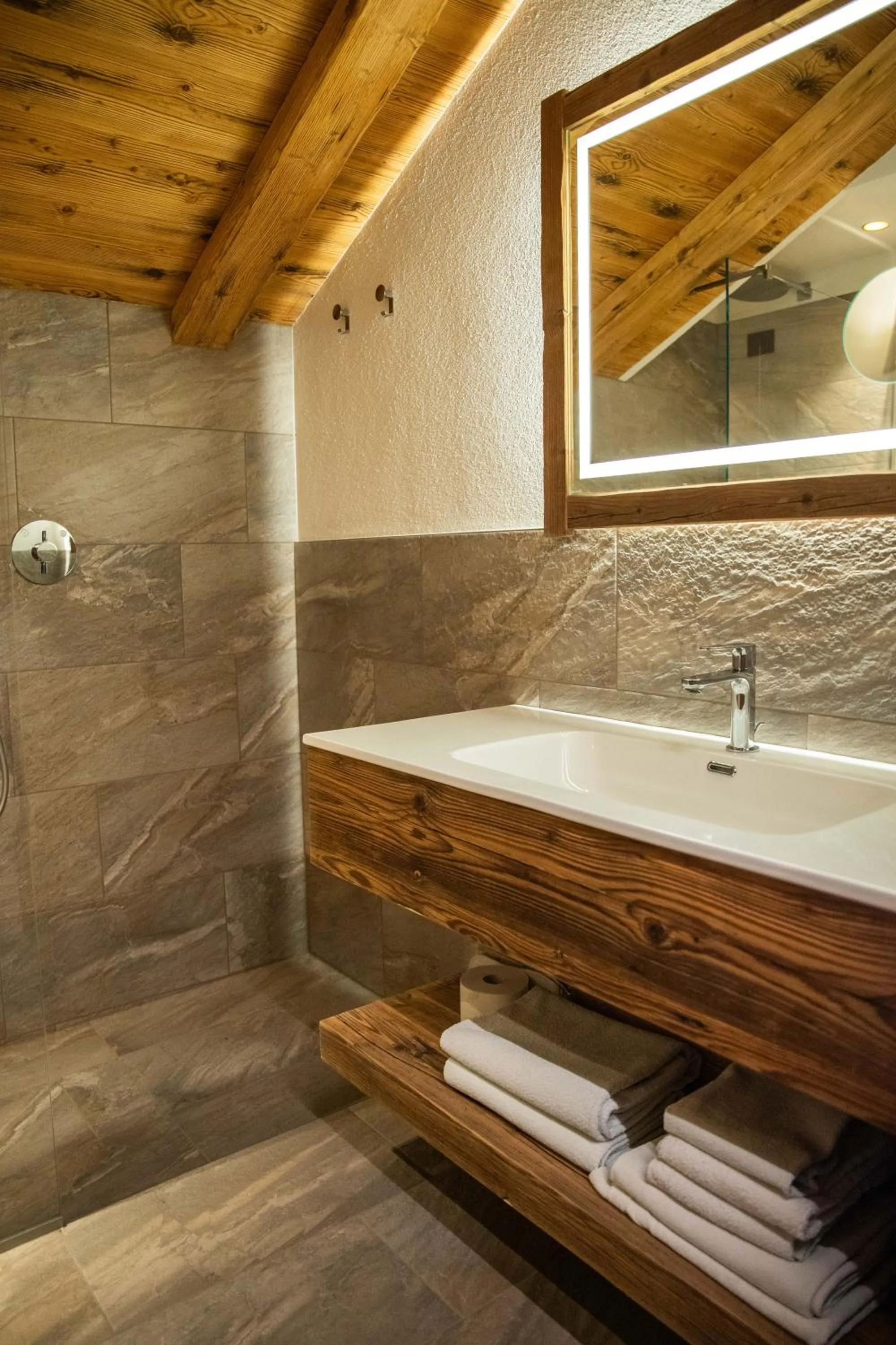 Bathroom in Hotel La Montanina