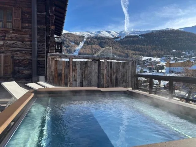 Hot Tub in Hotel La Montanina