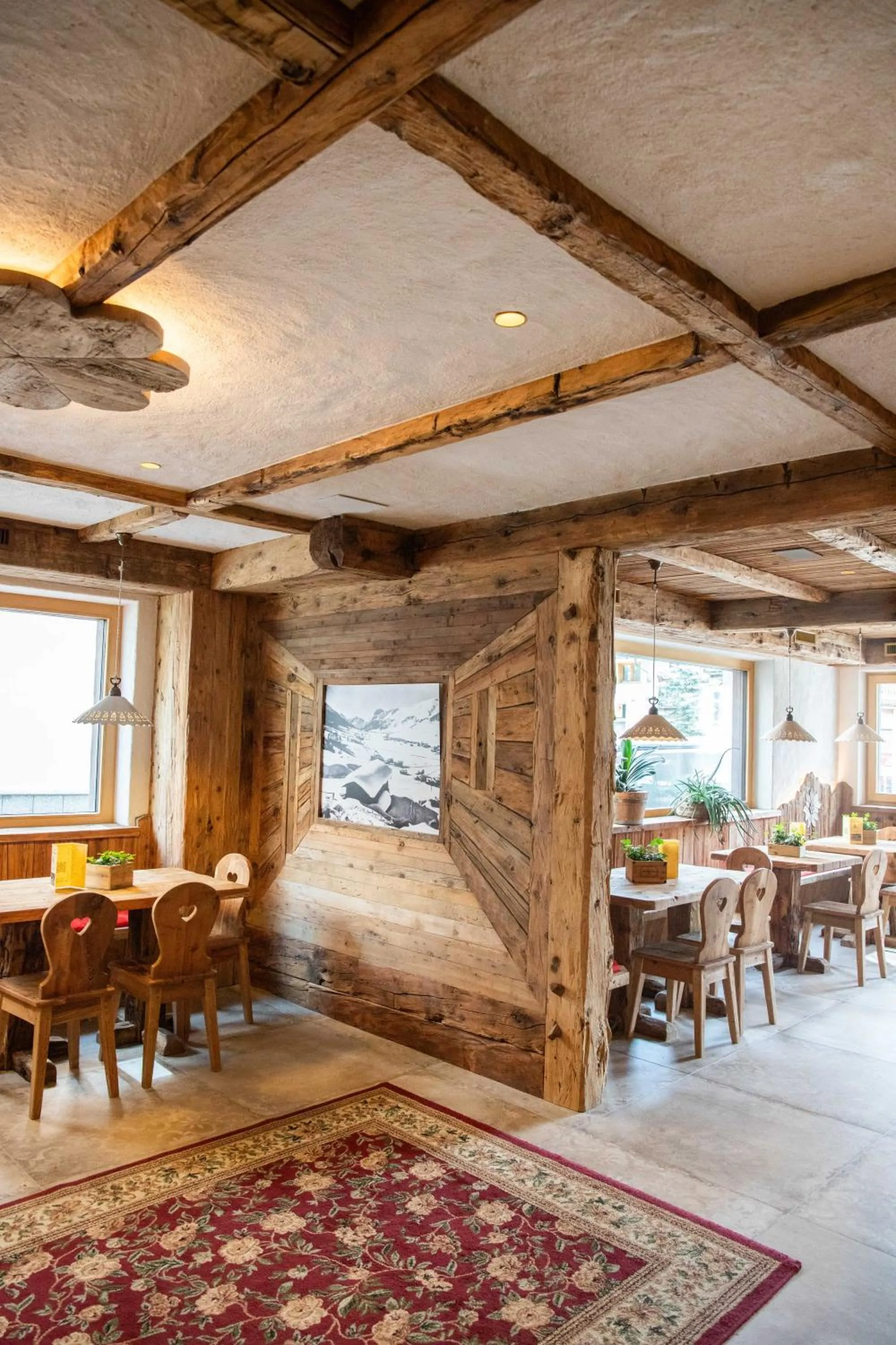 Communal lounge/ TV room in Hotel La Montanina