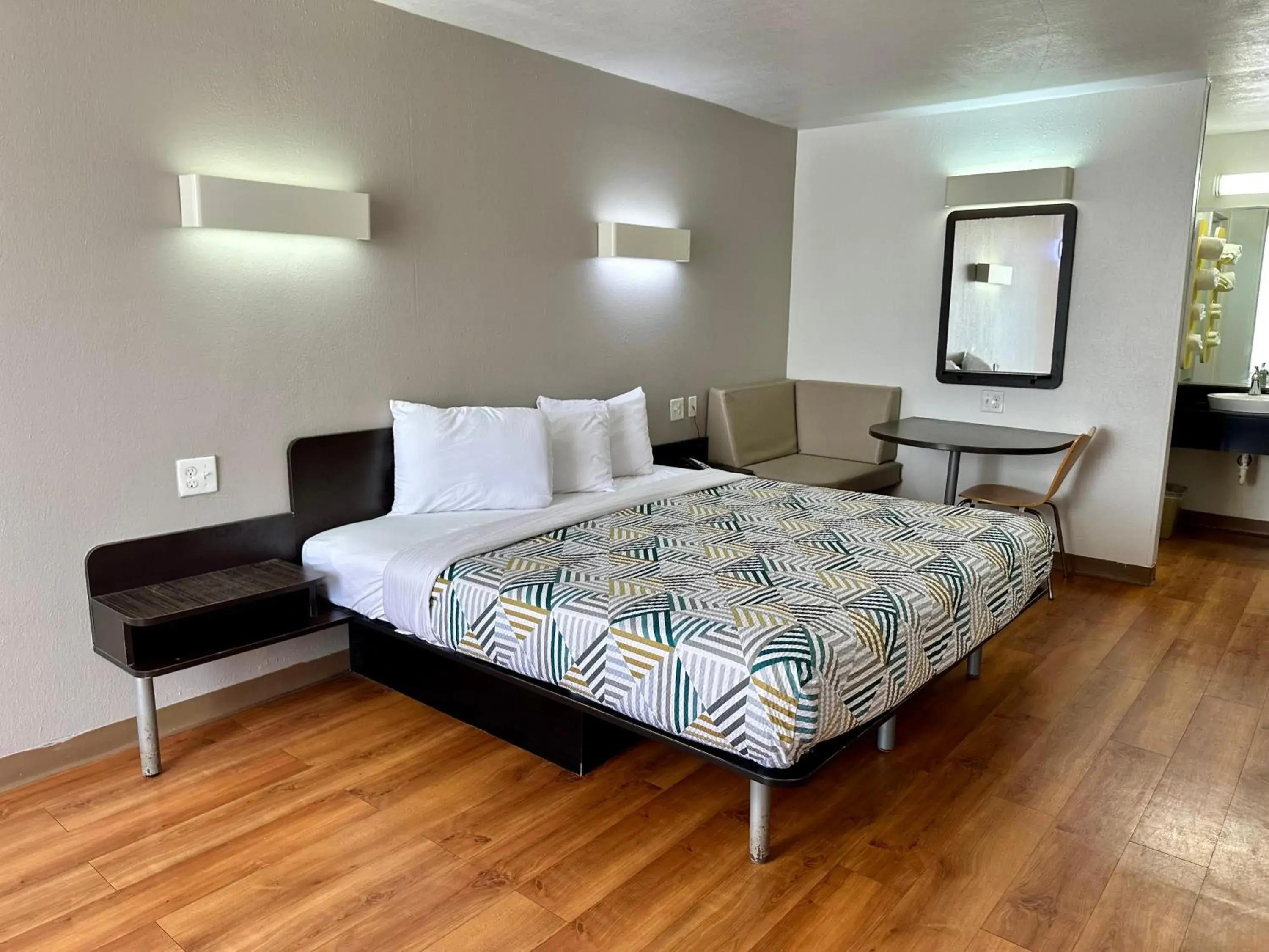 Bed in Motel 6-West Monroe, LA Bed in Motel 6-West Monroe, LA
