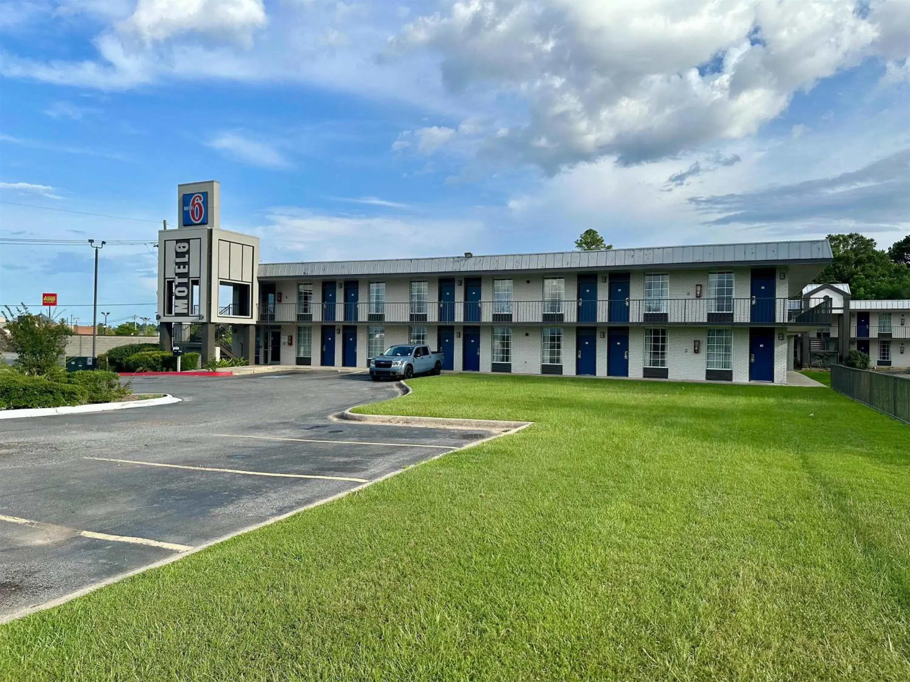 Property building in Motel 6-West Monroe, LA Property building in Motel 6-West Monroe, LA