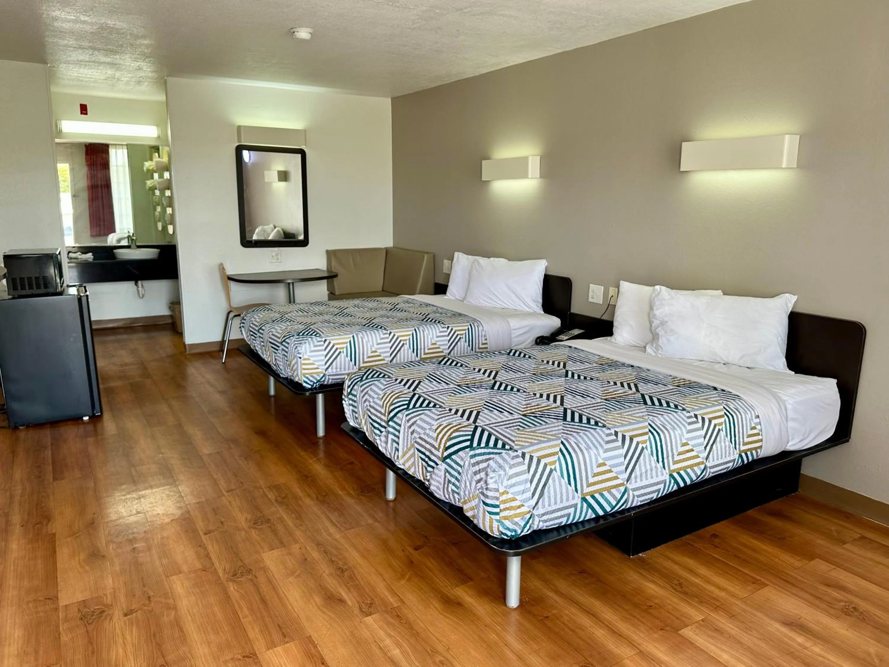 Bed in Motel 6-West Monroe, LA