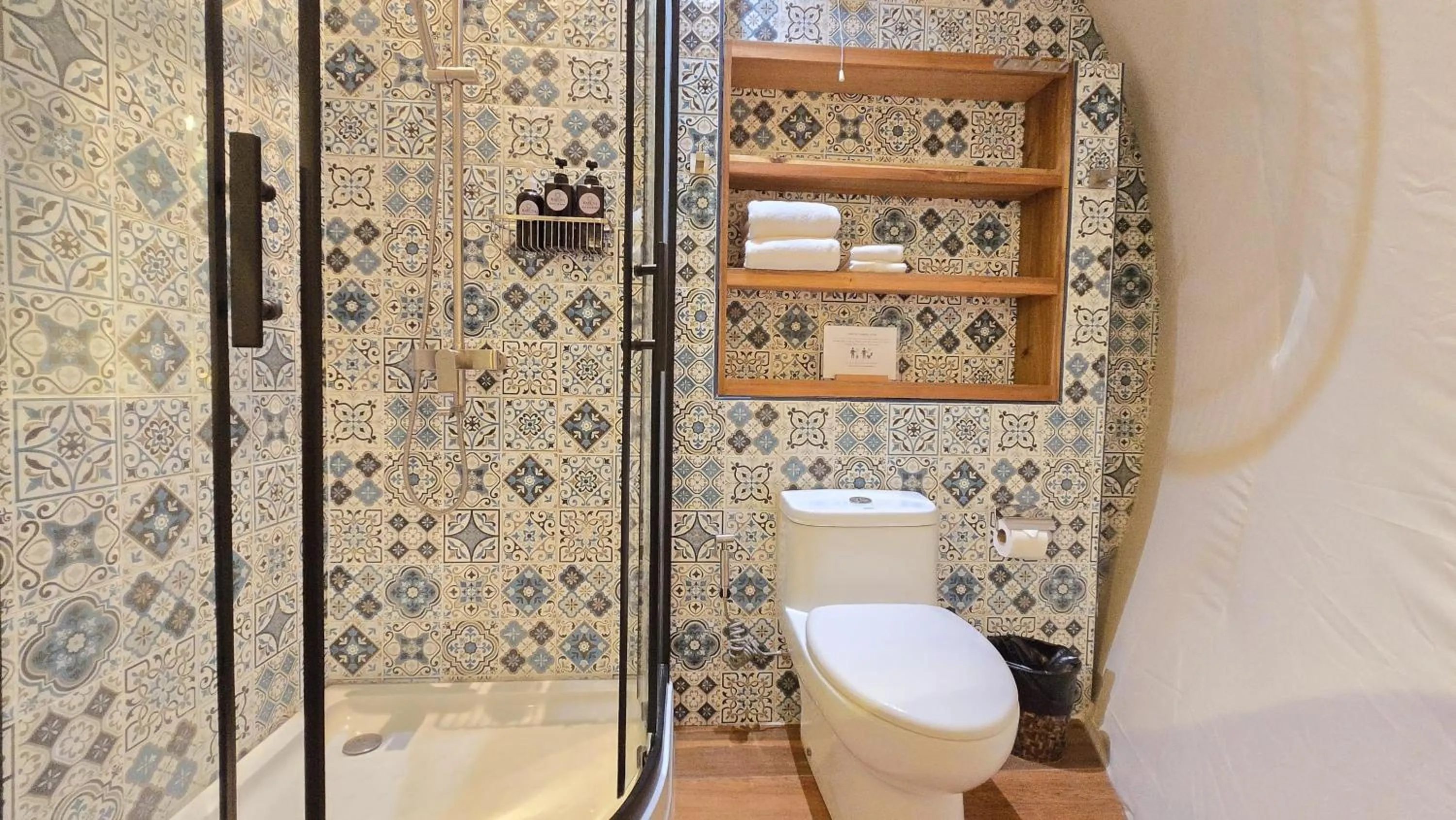 Shower in Karuna El Nido Villas