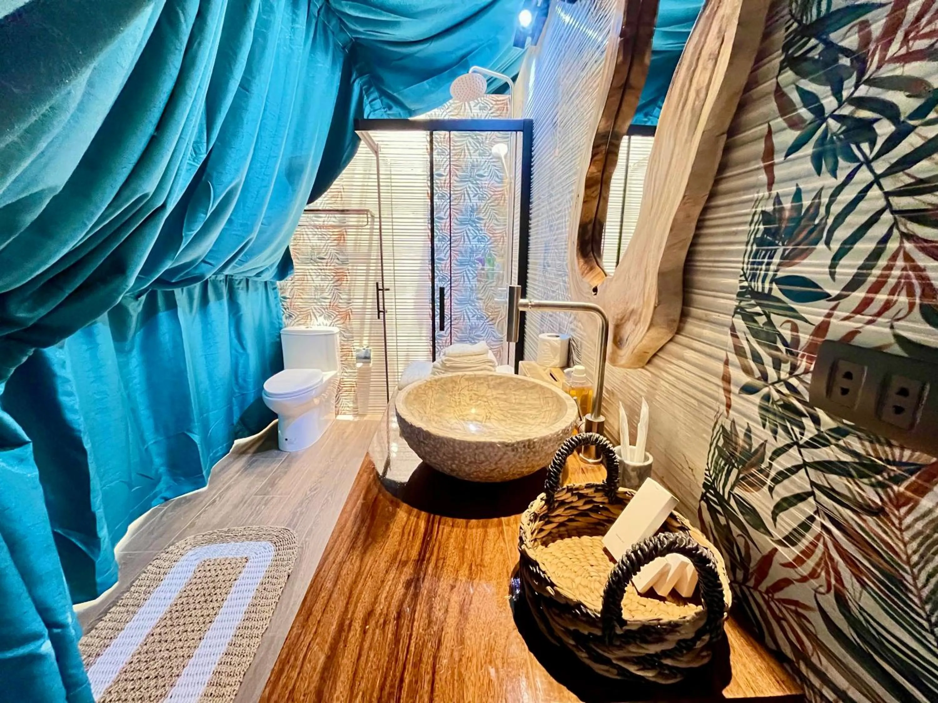 Shower in Karuna El Nido Villas