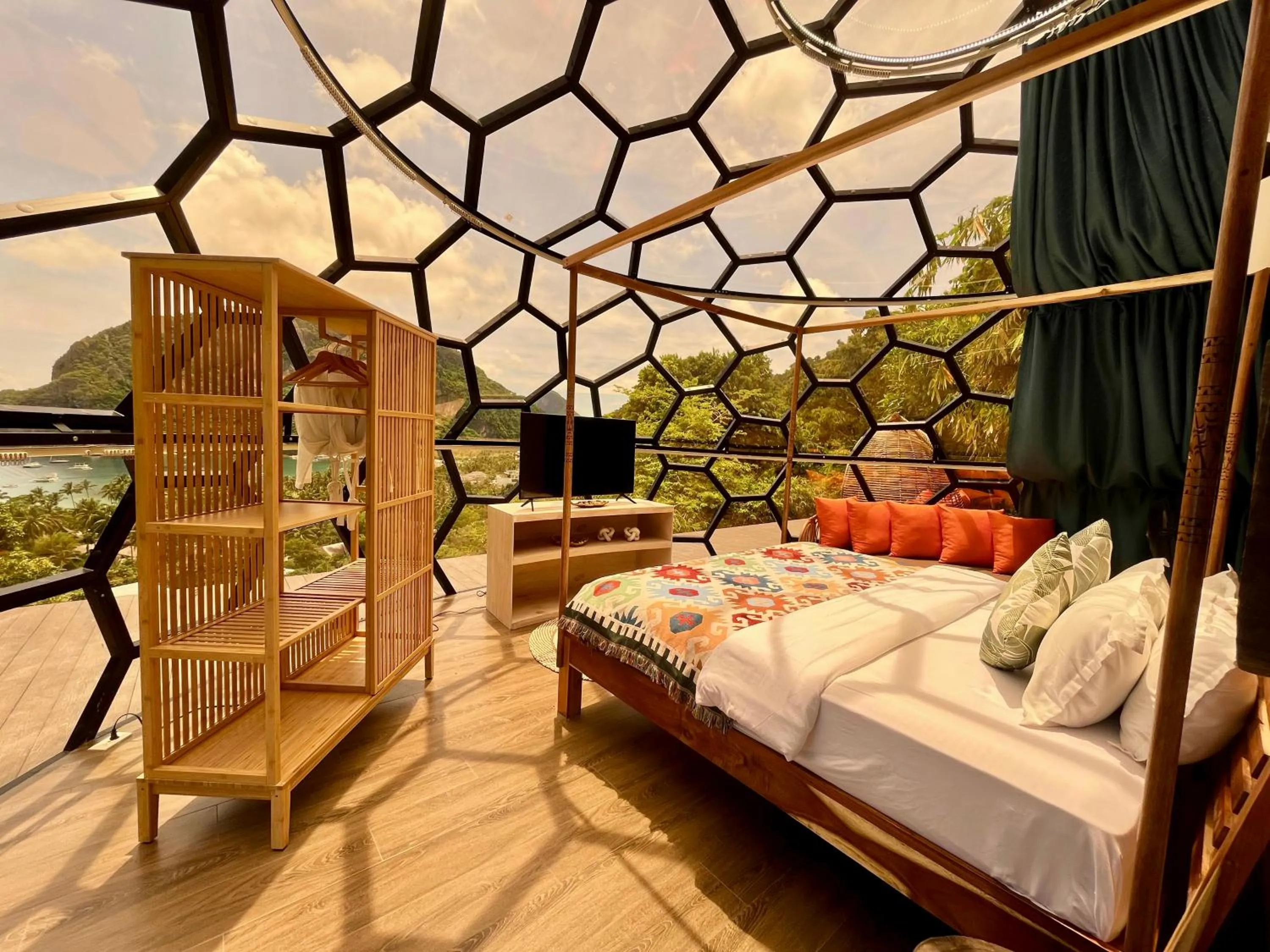 Bed in Karuna El Nido Villas