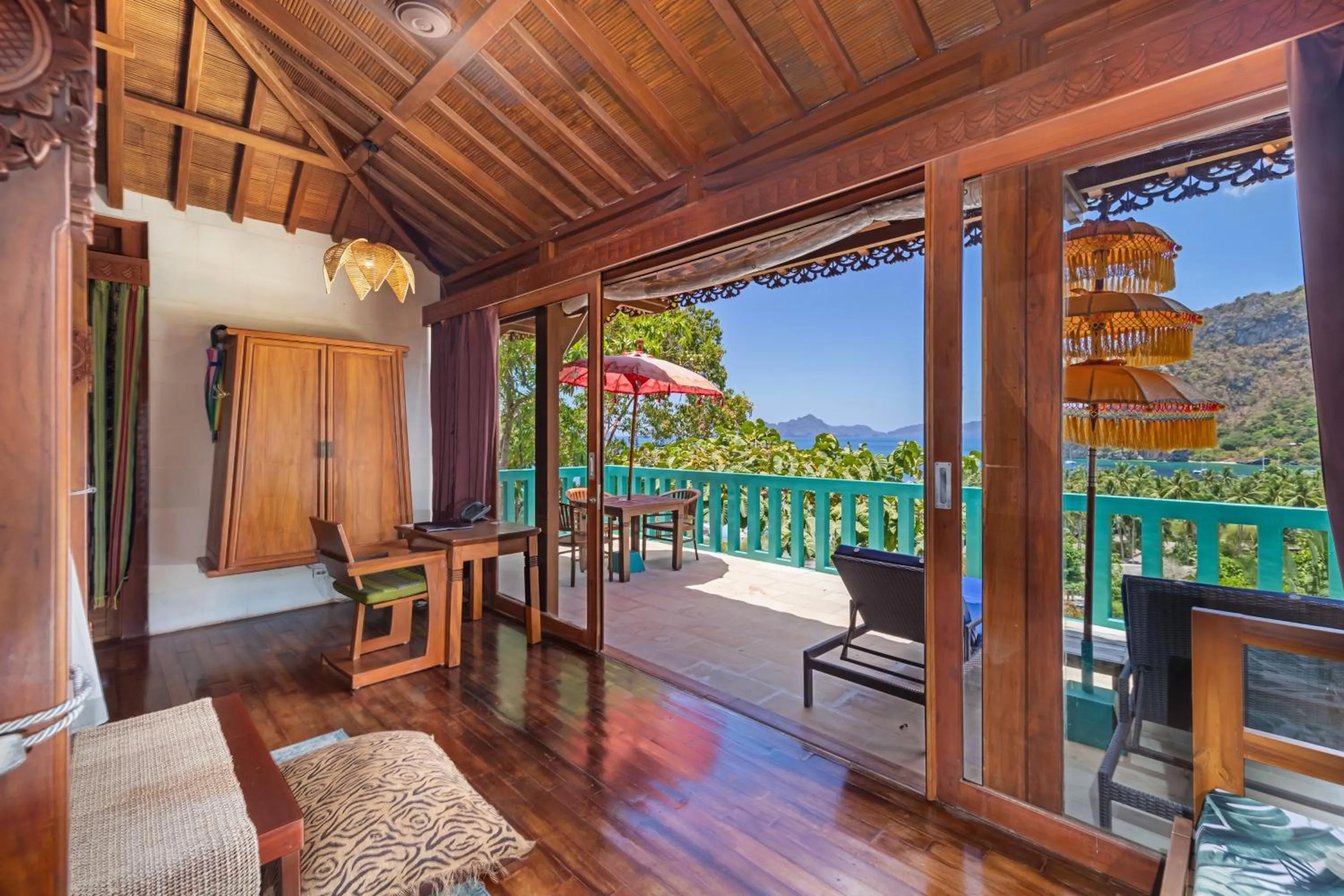 wardrobe in Karuna El Nido Villas