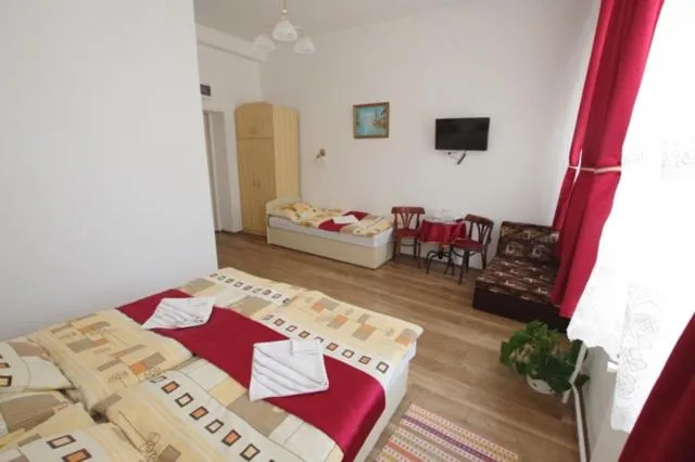 Bed in Fehér Hajó Panzió Győr